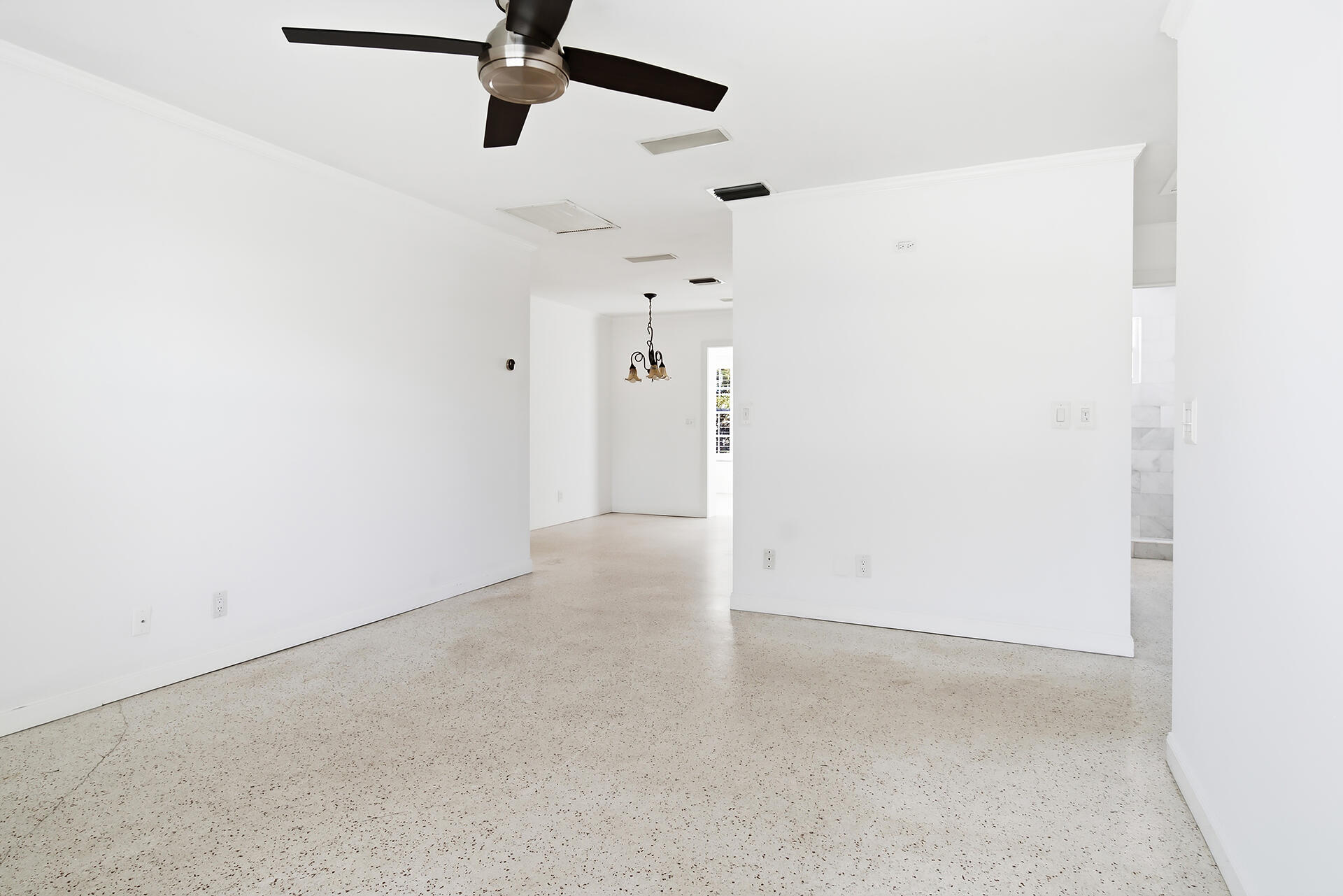 205 RUTLAND, West Palm Beach FL 33405