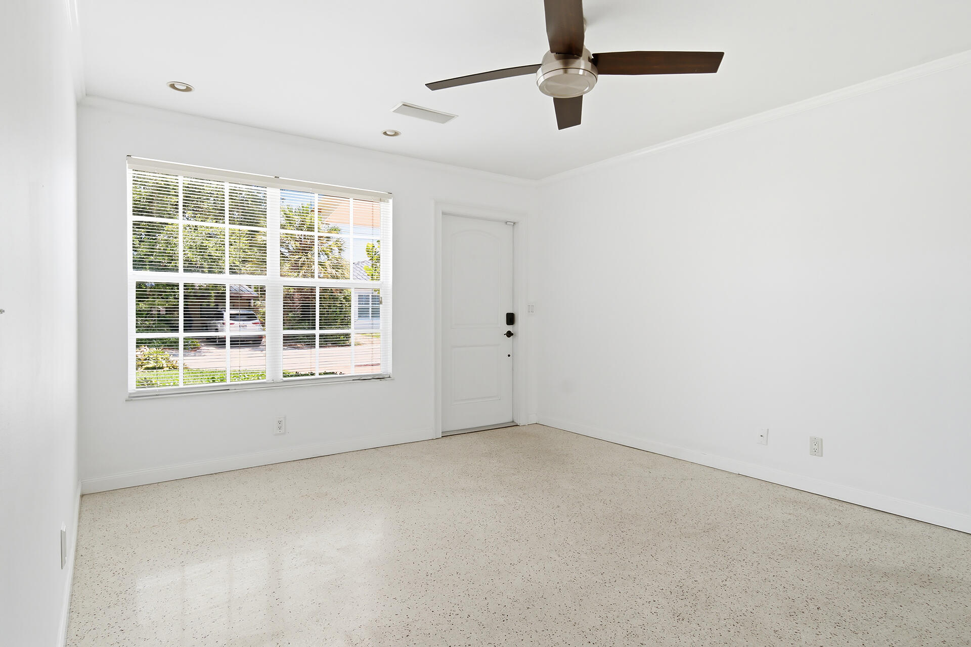 205 RUTLAND, West Palm Beach FL 33405