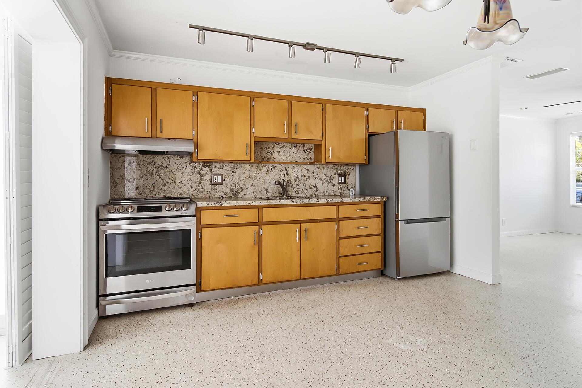 205 RUTLAND, West Palm Beach FL 33405
