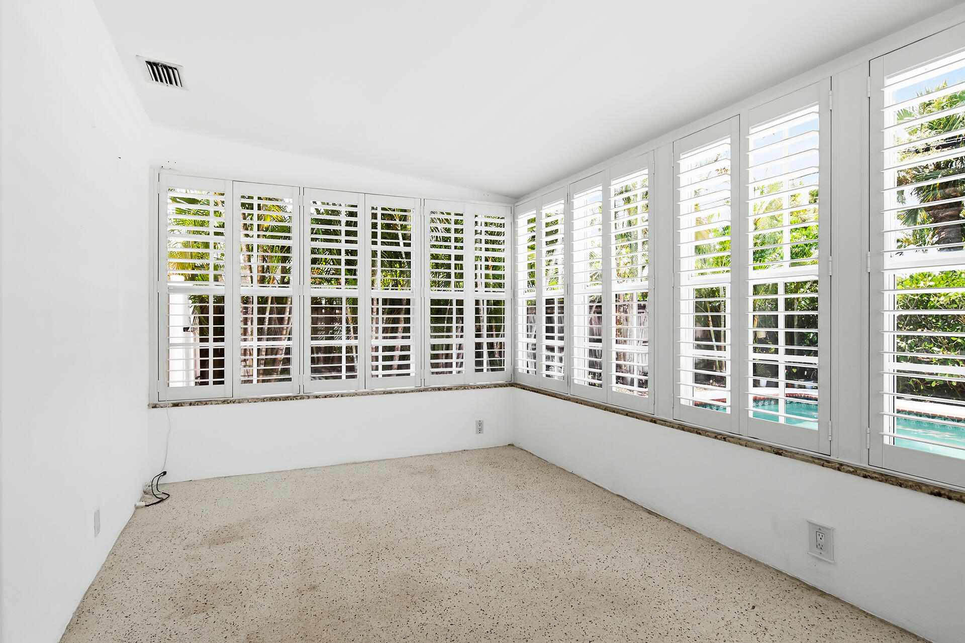 205 RUTLAND, West Palm Beach FL 33405