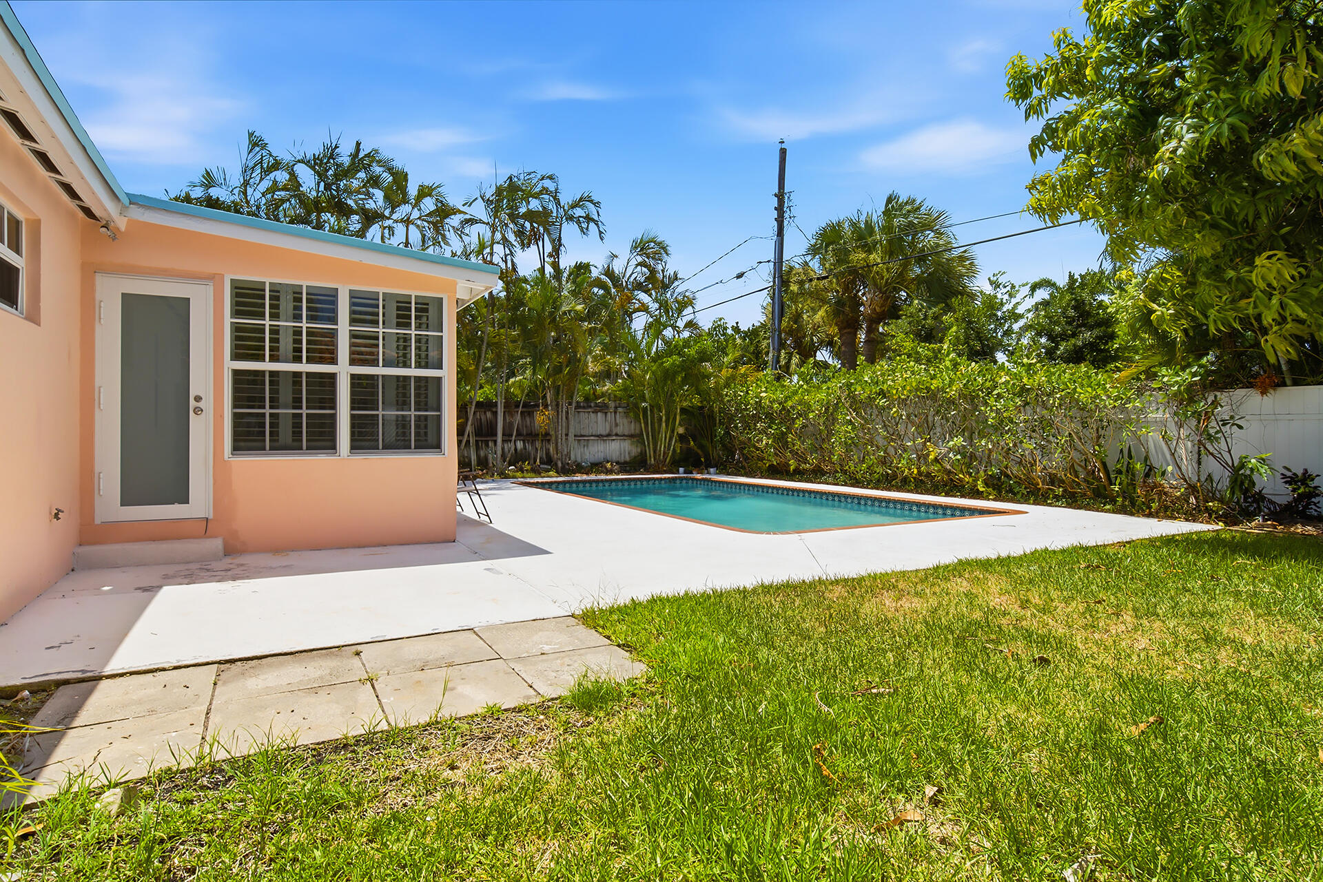 205 RUTLAND, West Palm Beach FL 33405