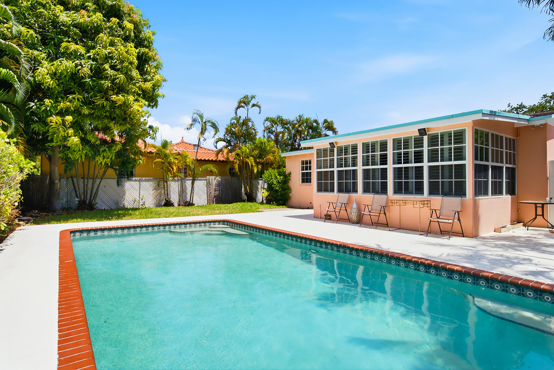205 RUTLAND, West Palm Beach FL 33405