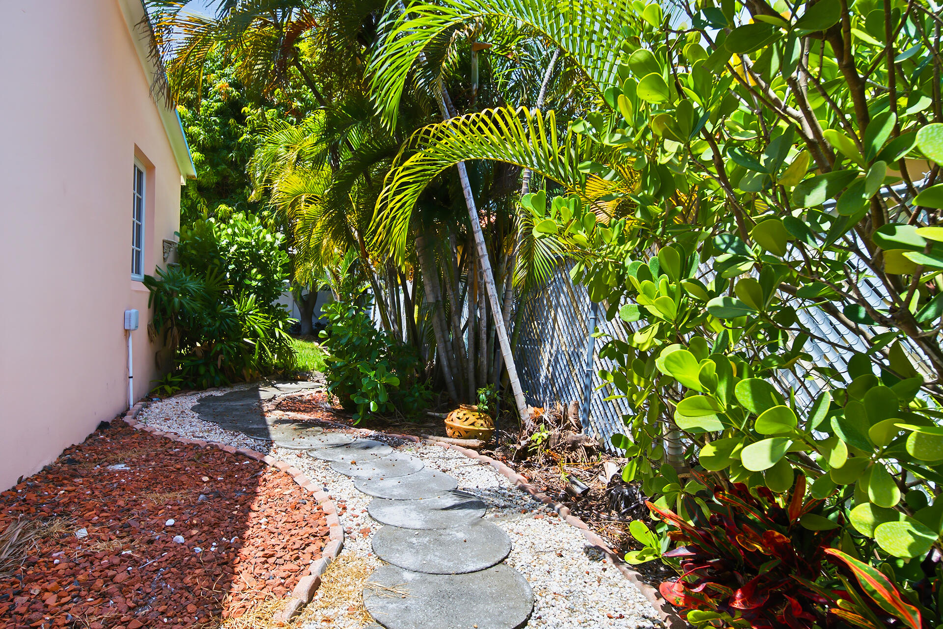 205 RUTLAND, West Palm Beach FL 33405