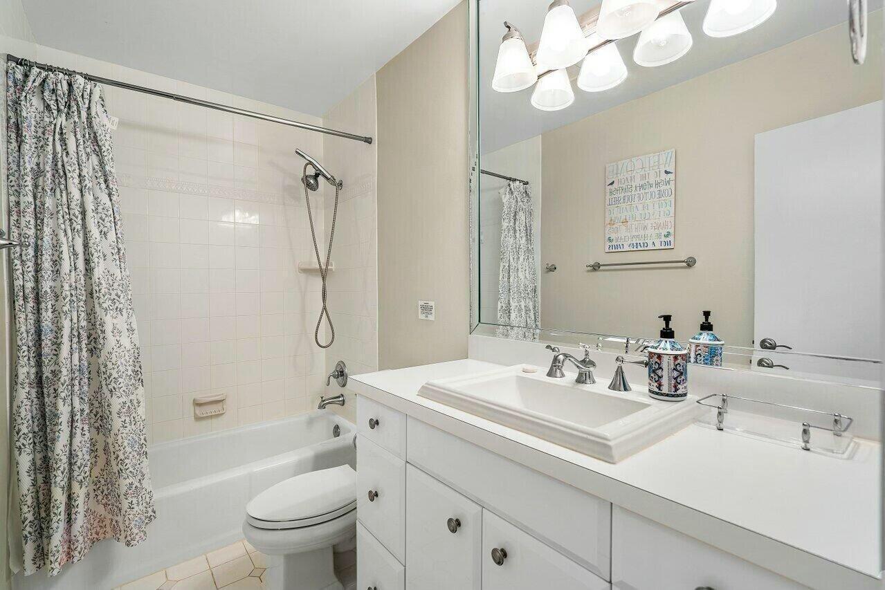 41 Castle Harbor Isle, Fort Lauderdale FL 33308