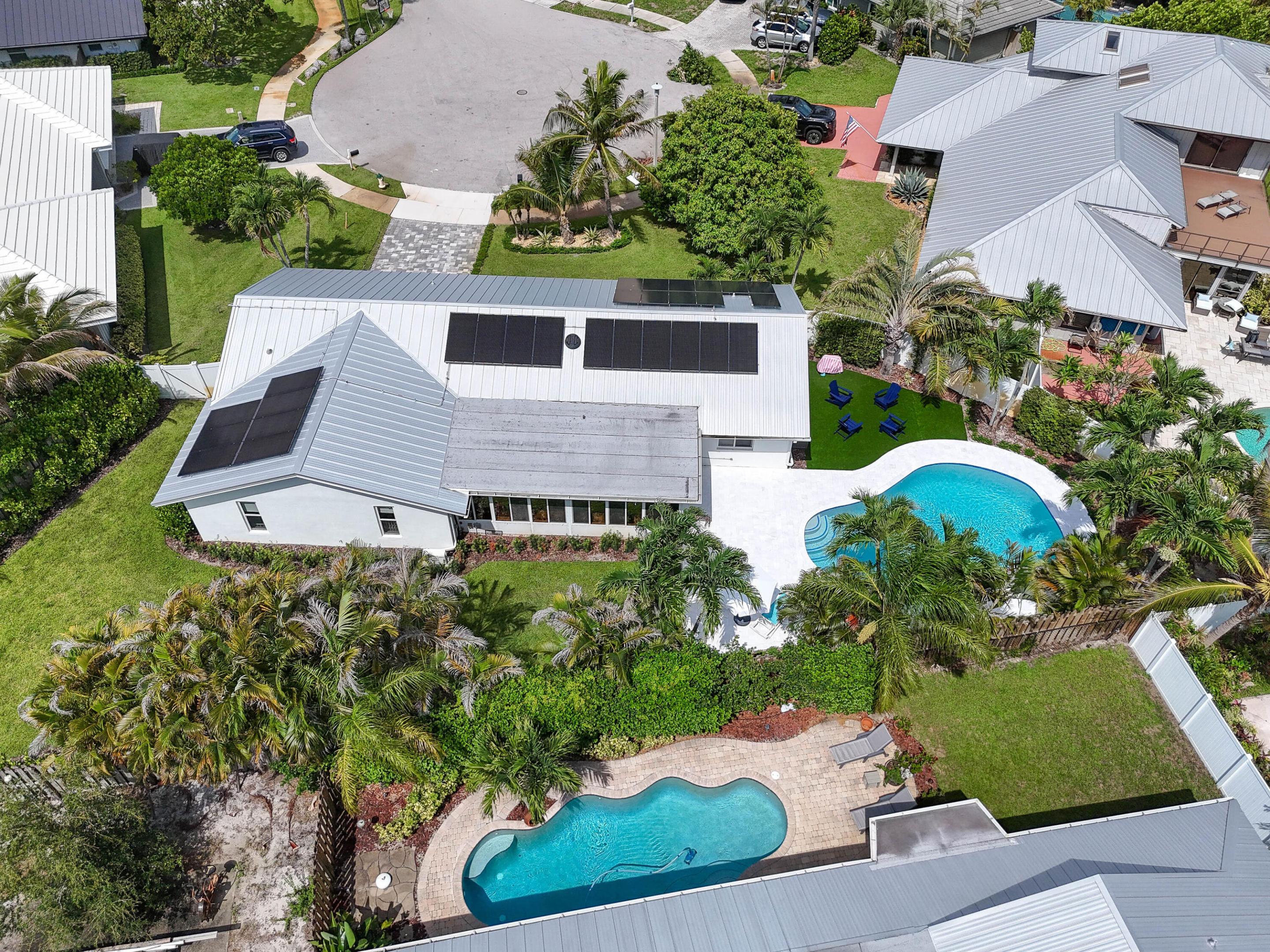 46 DOGWOOD, Tequesta FL 33469