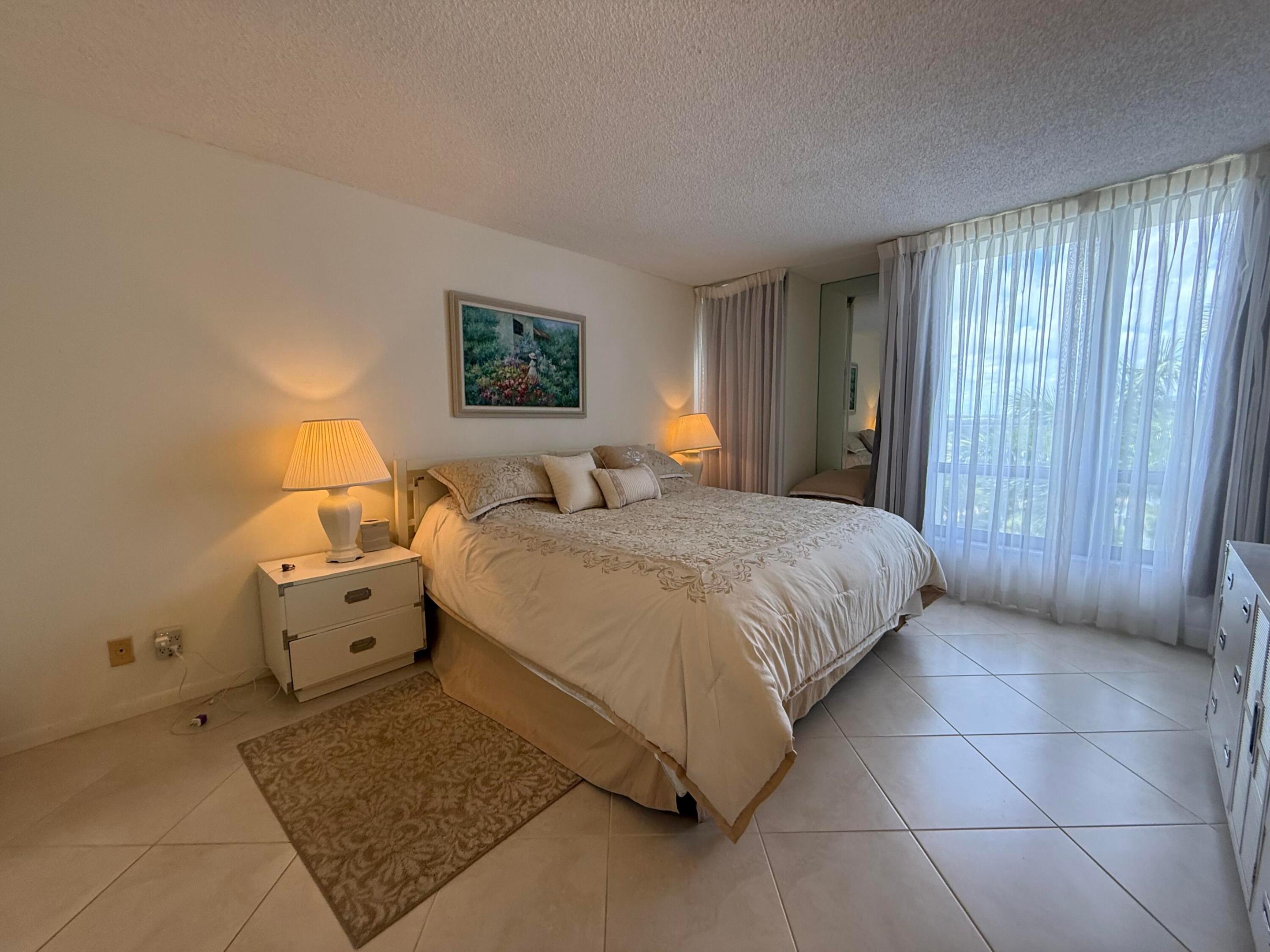 7738 Lakeside #373, Boca Raton FL 33434