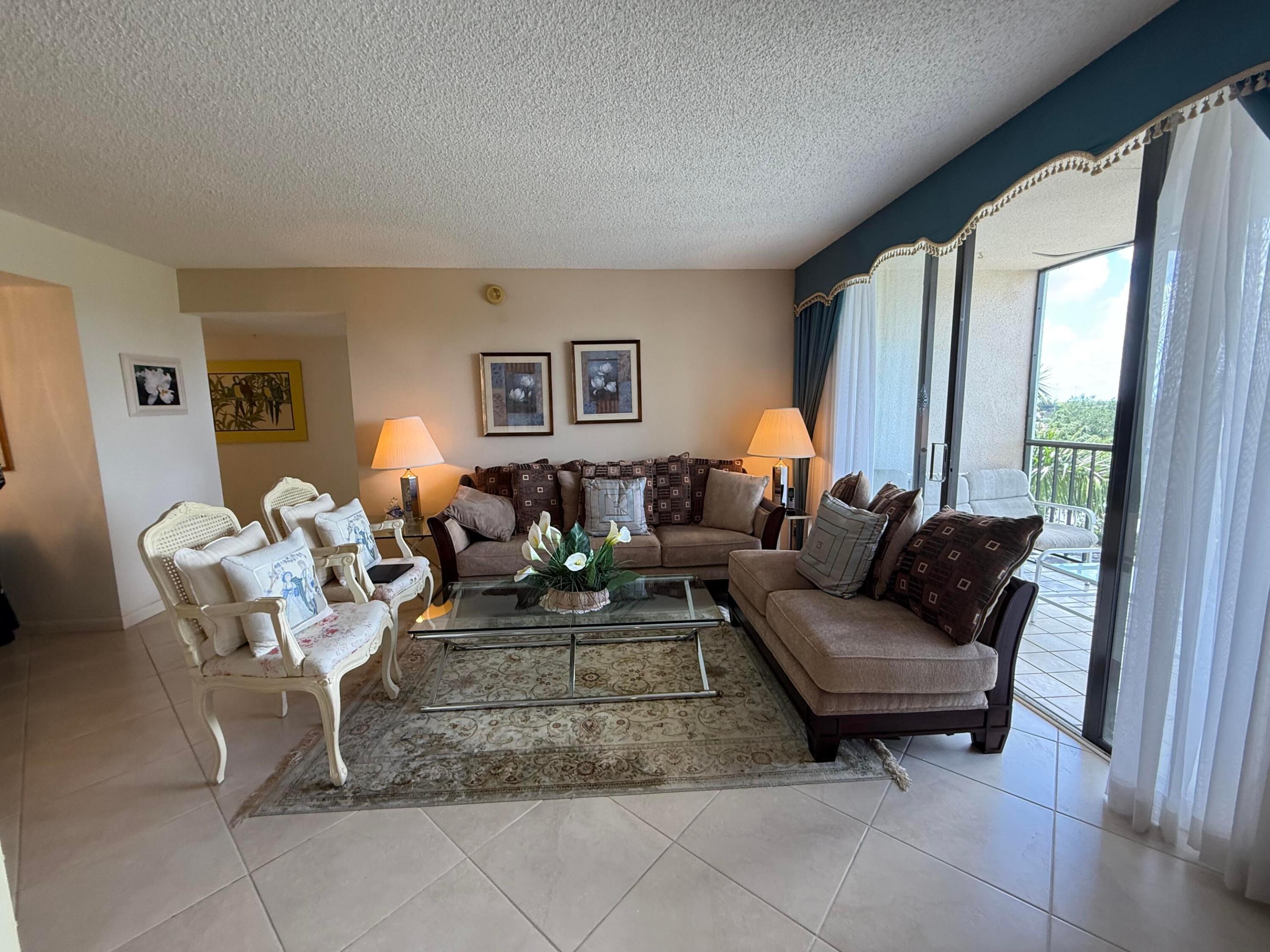 7738 Lakeside #373, Boca Raton FL 33434