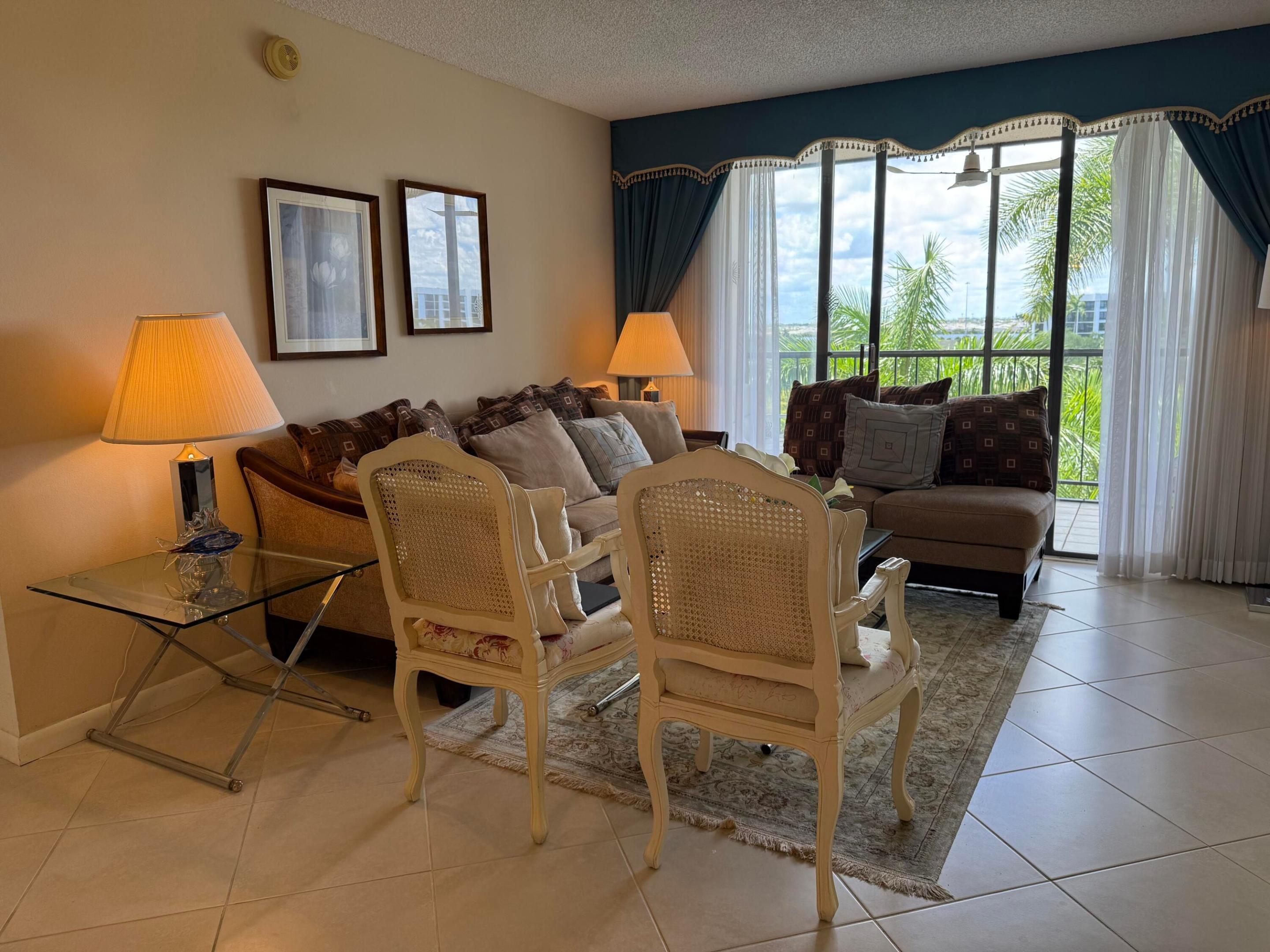 7738 Lakeside #373, Boca Raton FL 33434