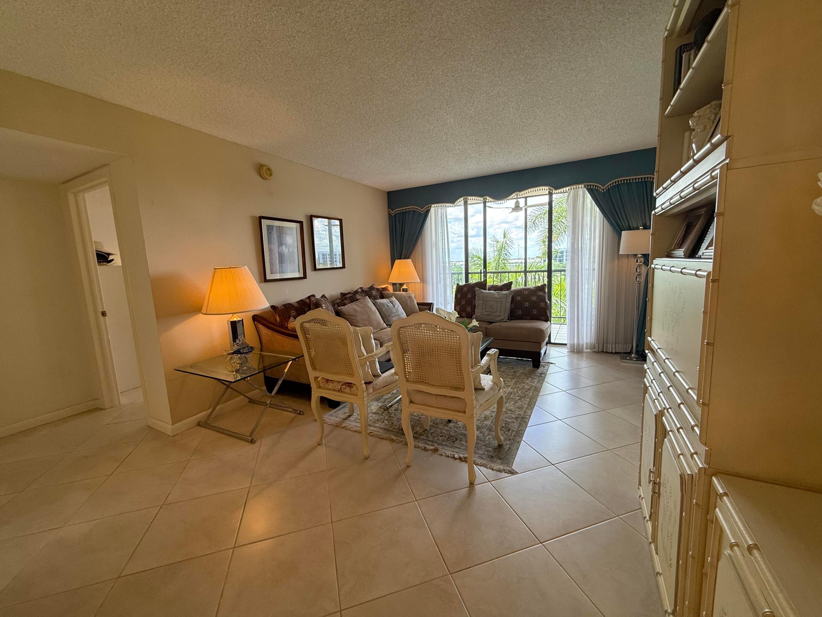 7738 Lakeside #373, Boca Raton FL 33434