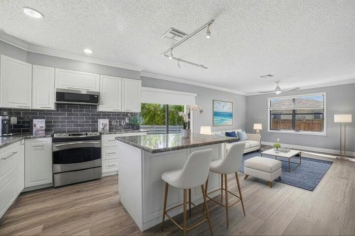 324 W PINE #11, Lantana FL 33462