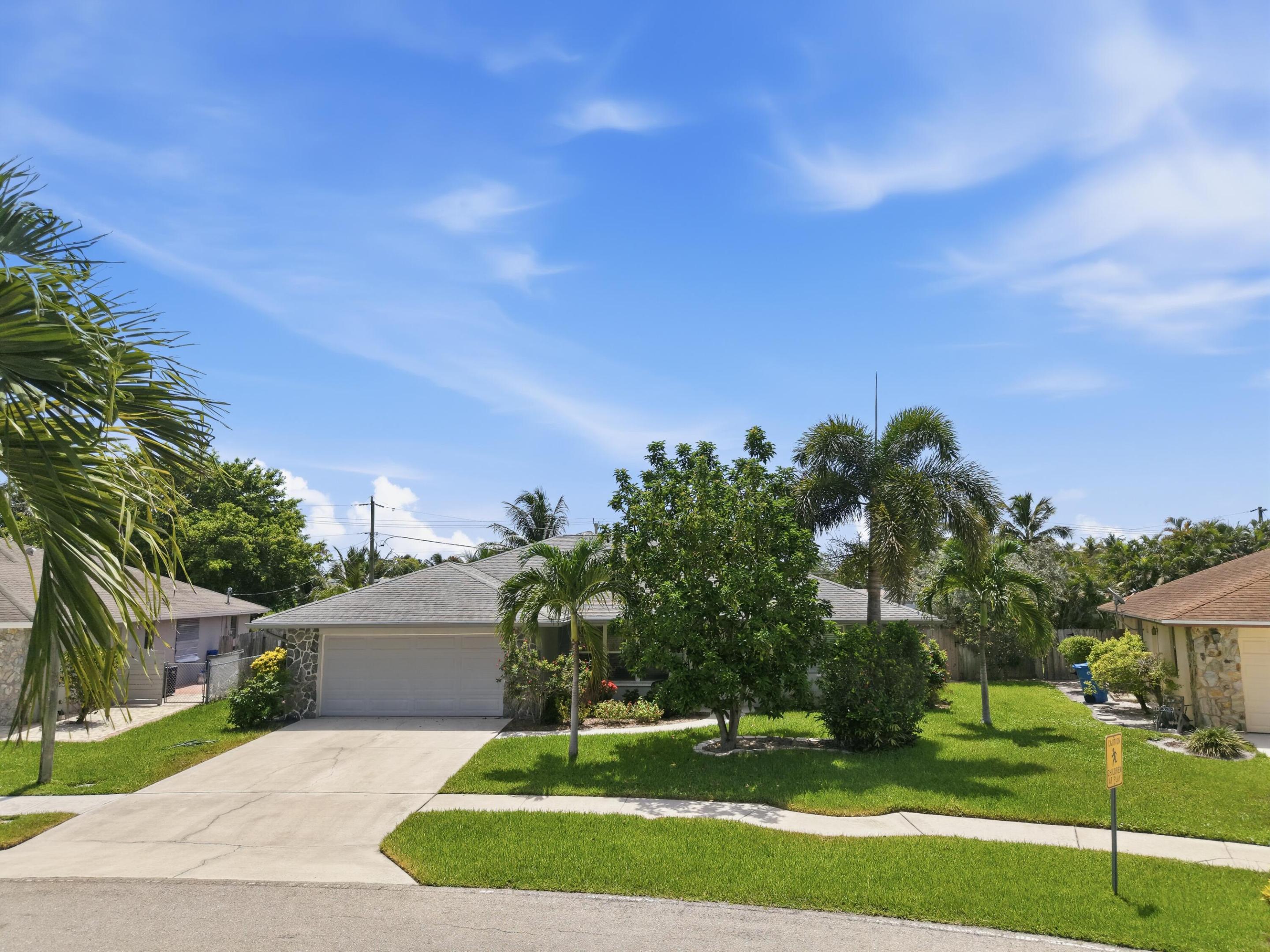 1081 Palama, Lantana FL 33462