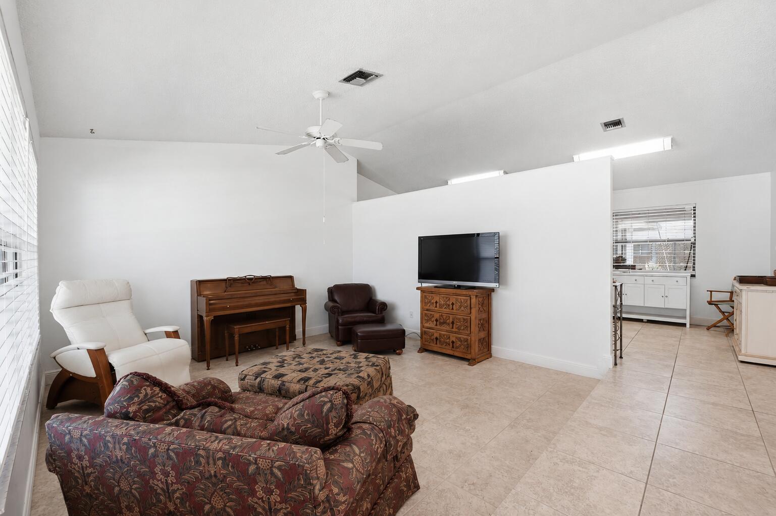 1081 Palama, Lantana FL 33462