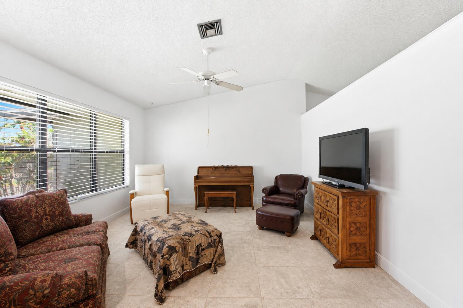 1081 Palama, Lantana FL 33462