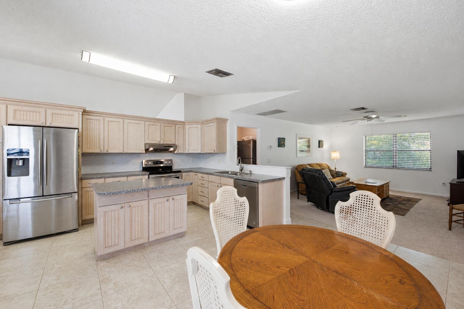 1081 Palama, Lantana FL 33462