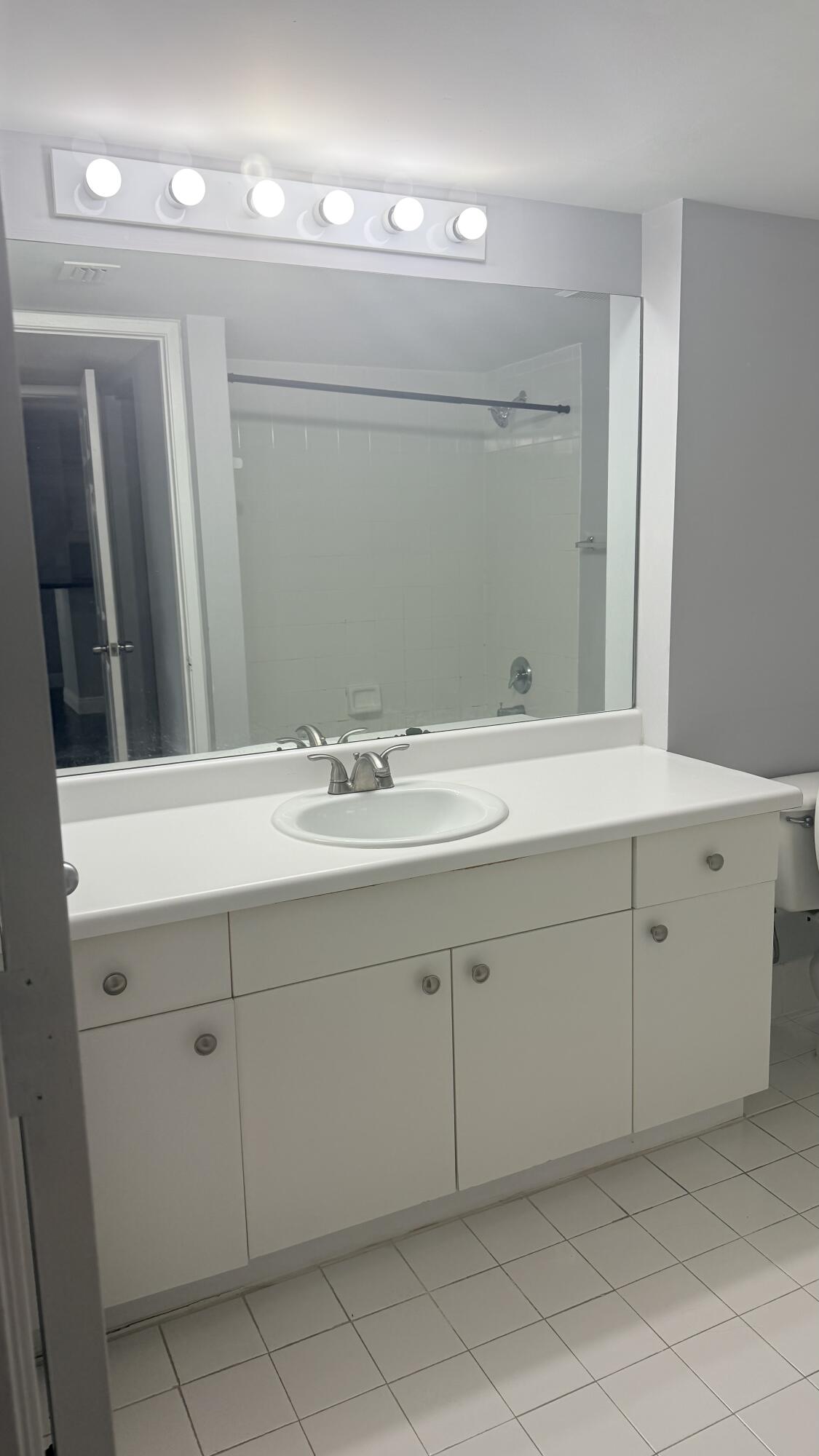 2640 S University #325, Davie FL 33328
