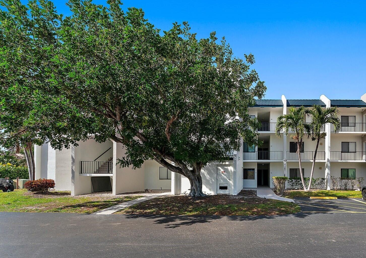 1605 S US #V6-104, Jupiter FL 33477