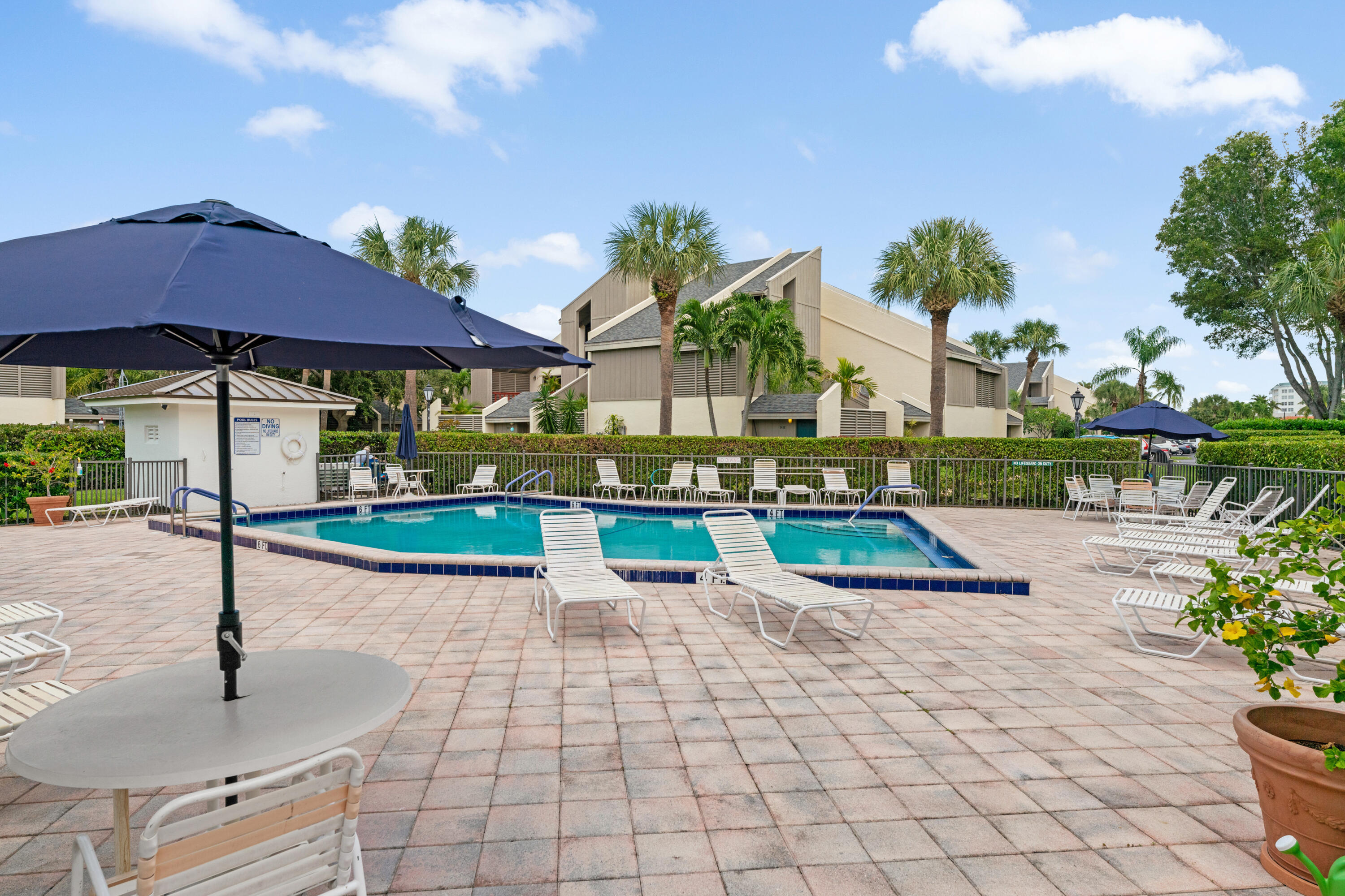 1605 S US #V6-104, Jupiter FL 33477