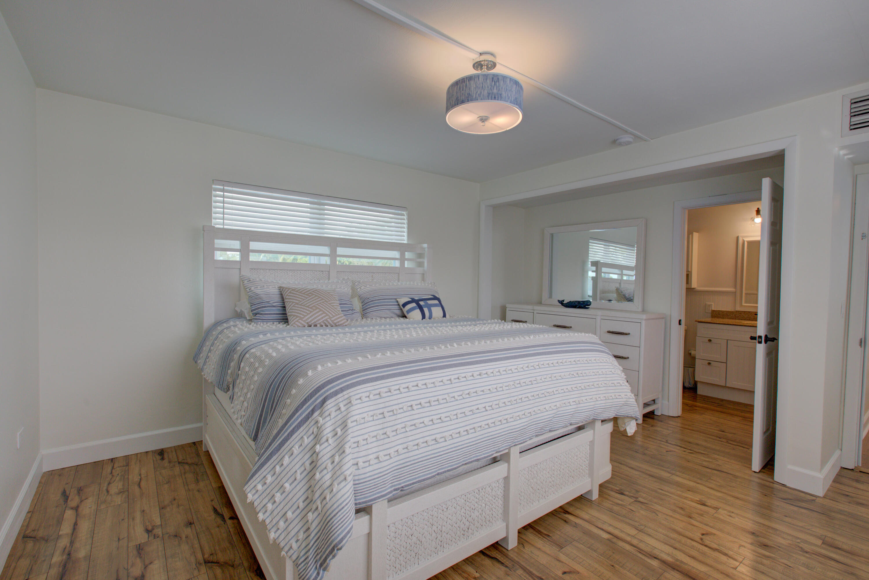 475 Seabrook, Tequesta FL 33469