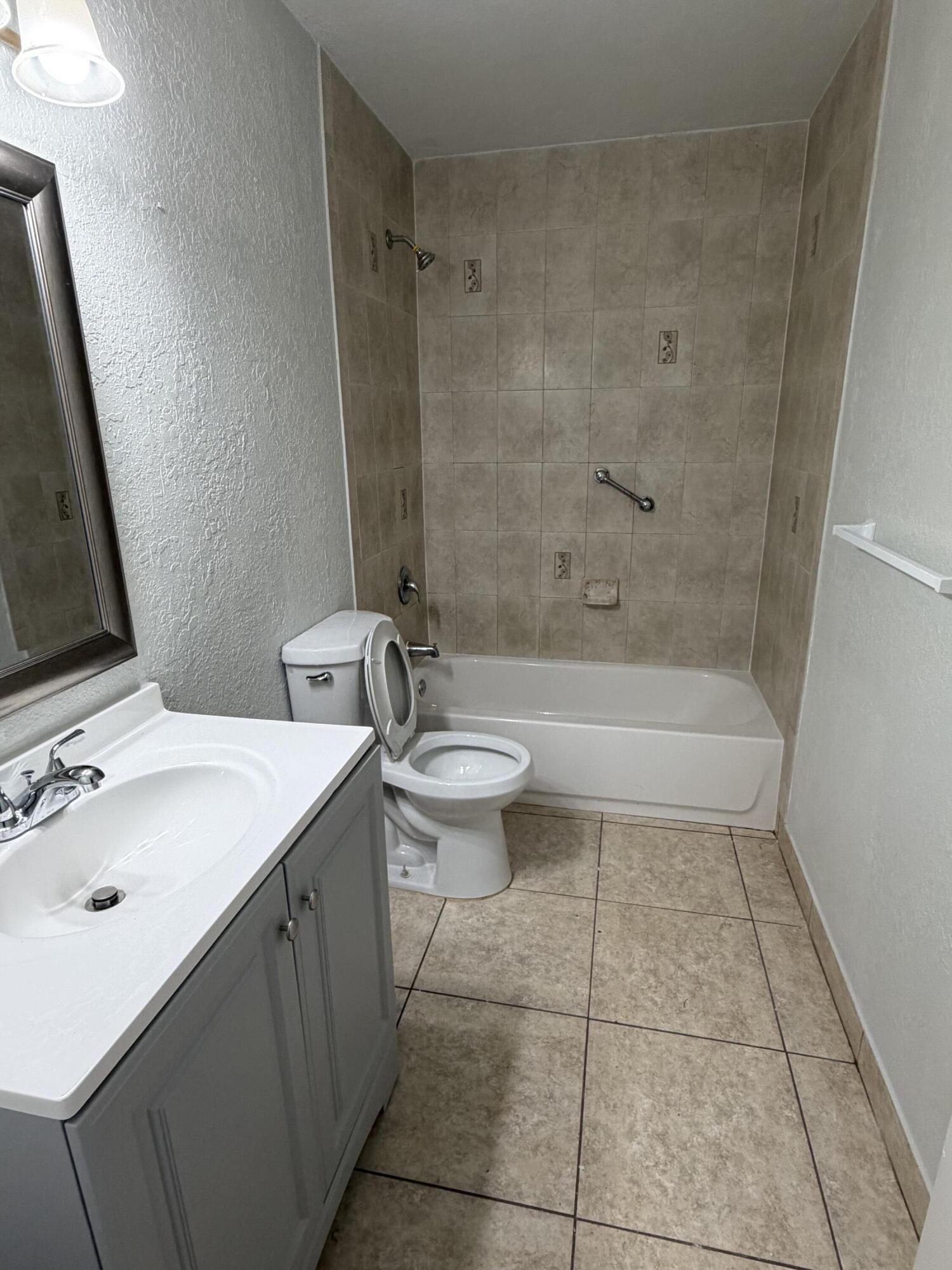 5572 SW 6th, Margate FL 33068