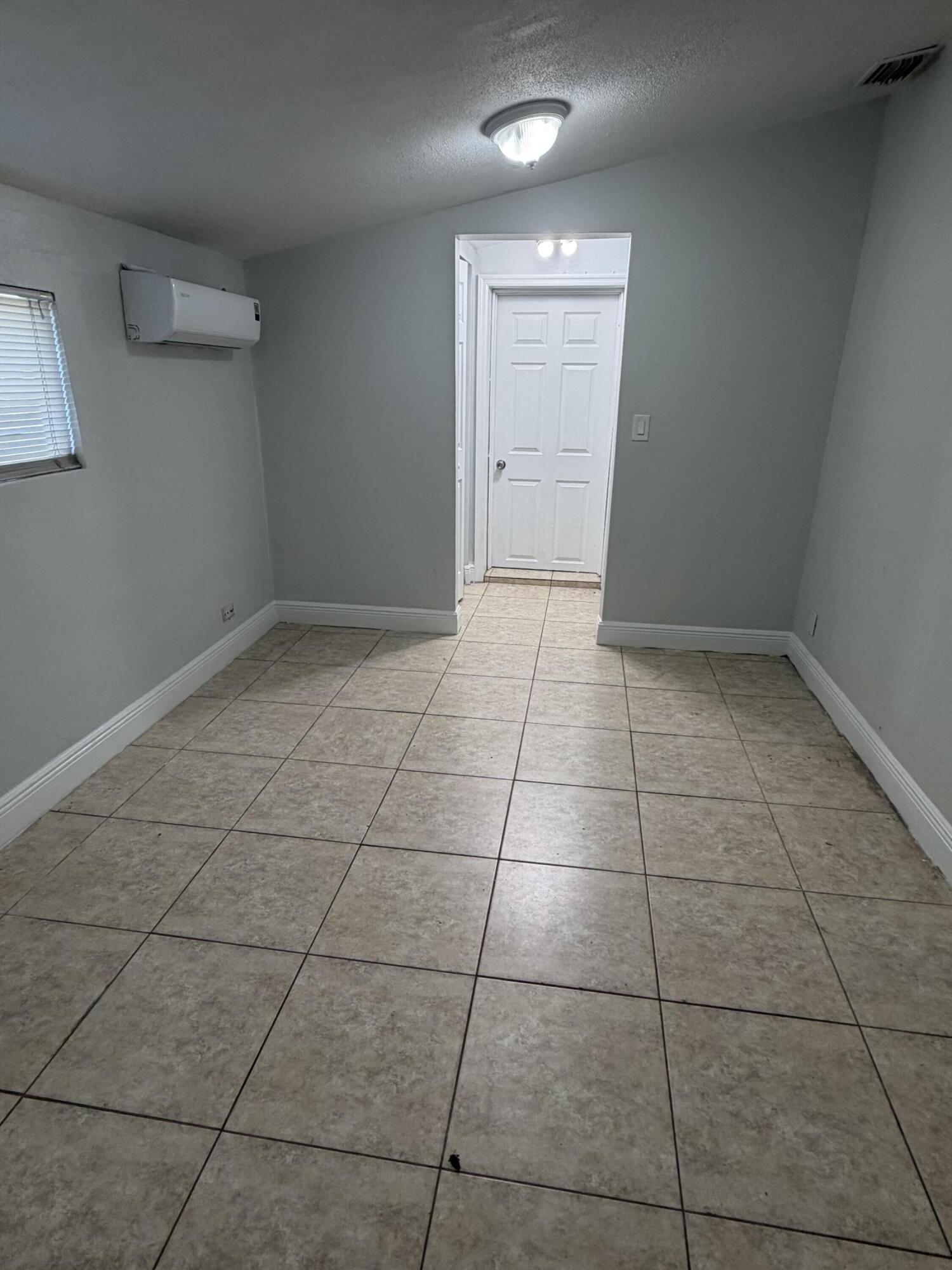 5572 SW 6th, Margate FL 33068