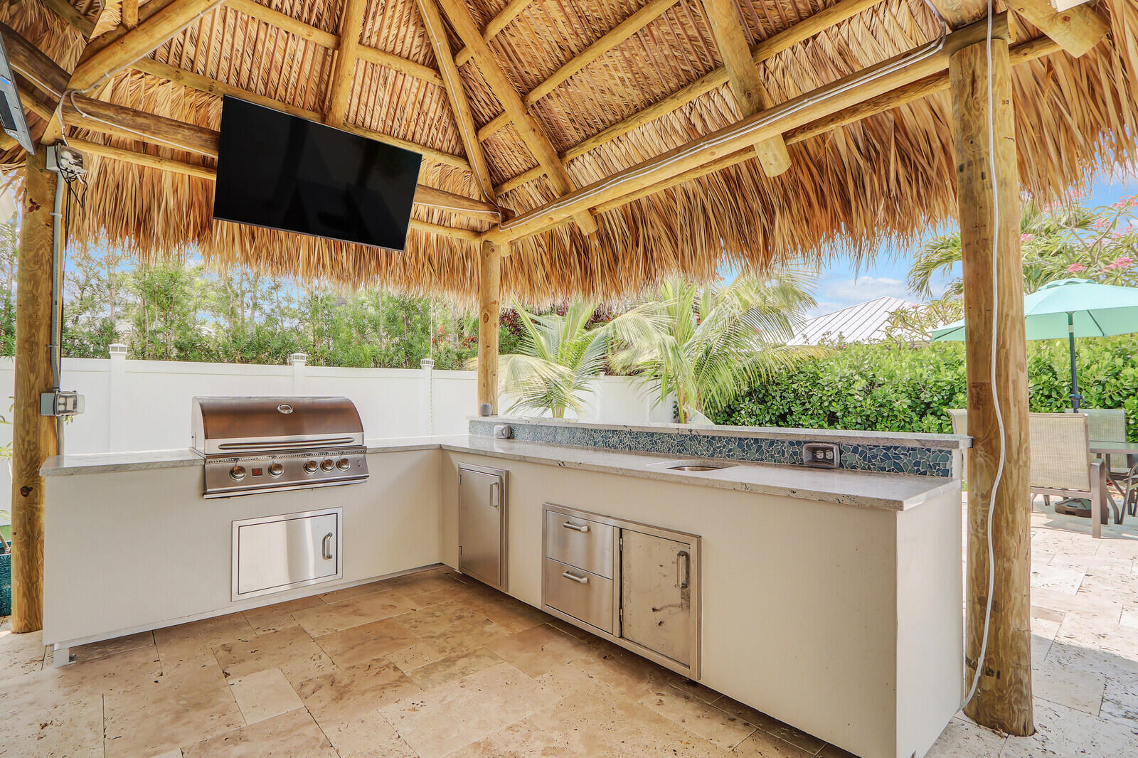 27 WILLOW, Tequesta FL 33469