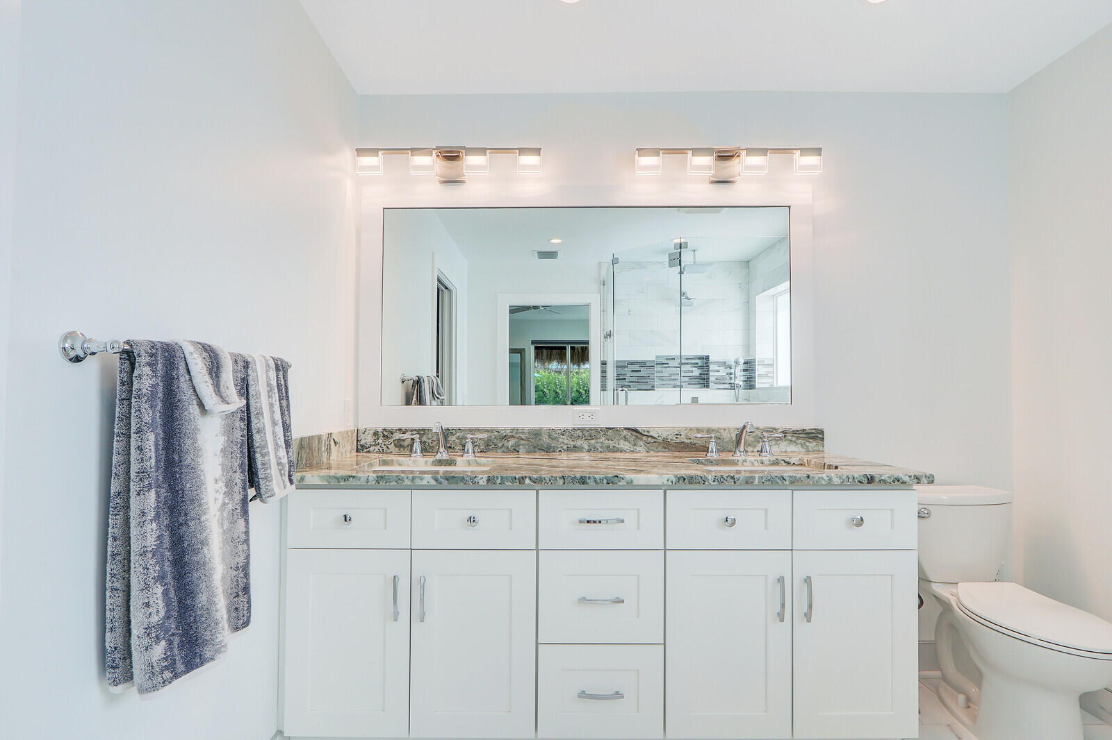 27 WILLOW, Tequesta FL 33469