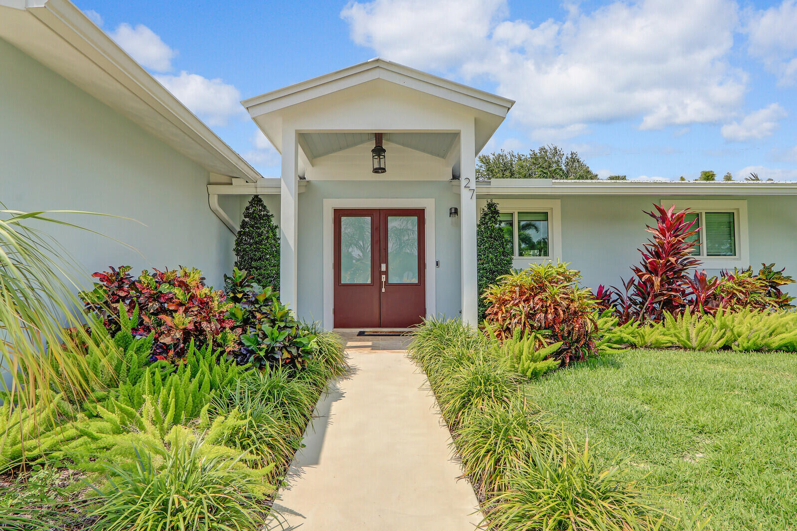 27 WILLOW, Tequesta FL 33469