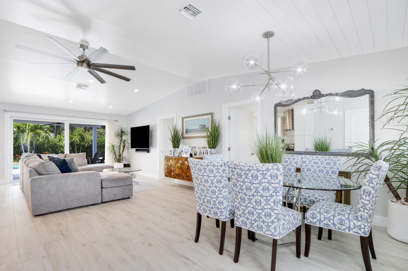 27 WILLOW, Tequesta FL 33469