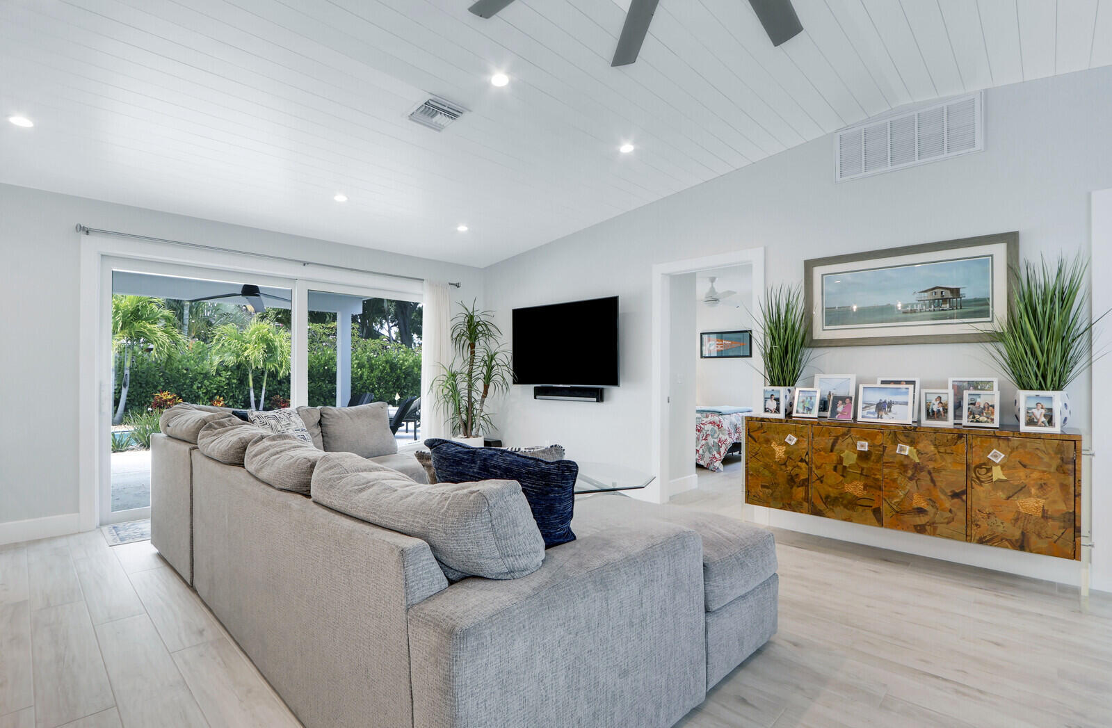 27 WILLOW, Tequesta FL 33469