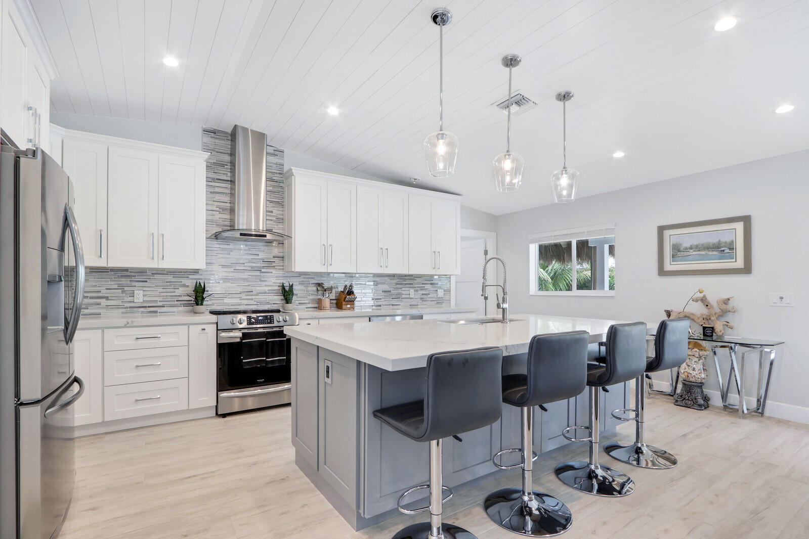 27 WILLOW, Tequesta FL 33469