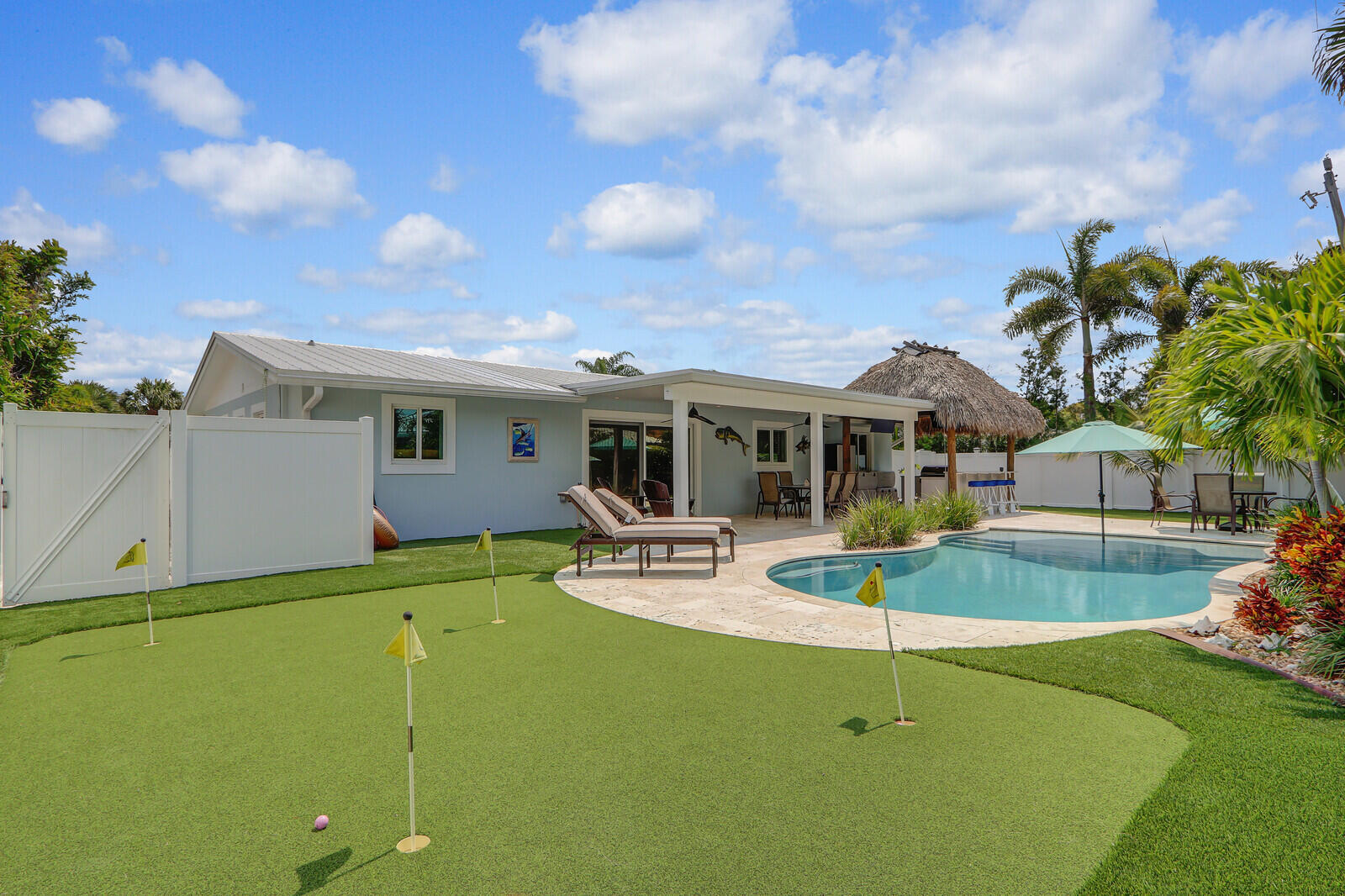 27 WILLOW, Tequesta FL 33469