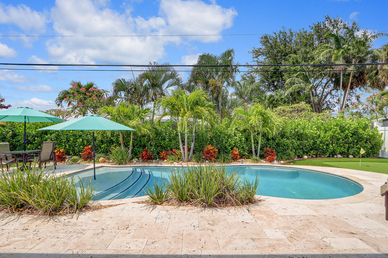 27 WILLOW, Tequesta FL 33469