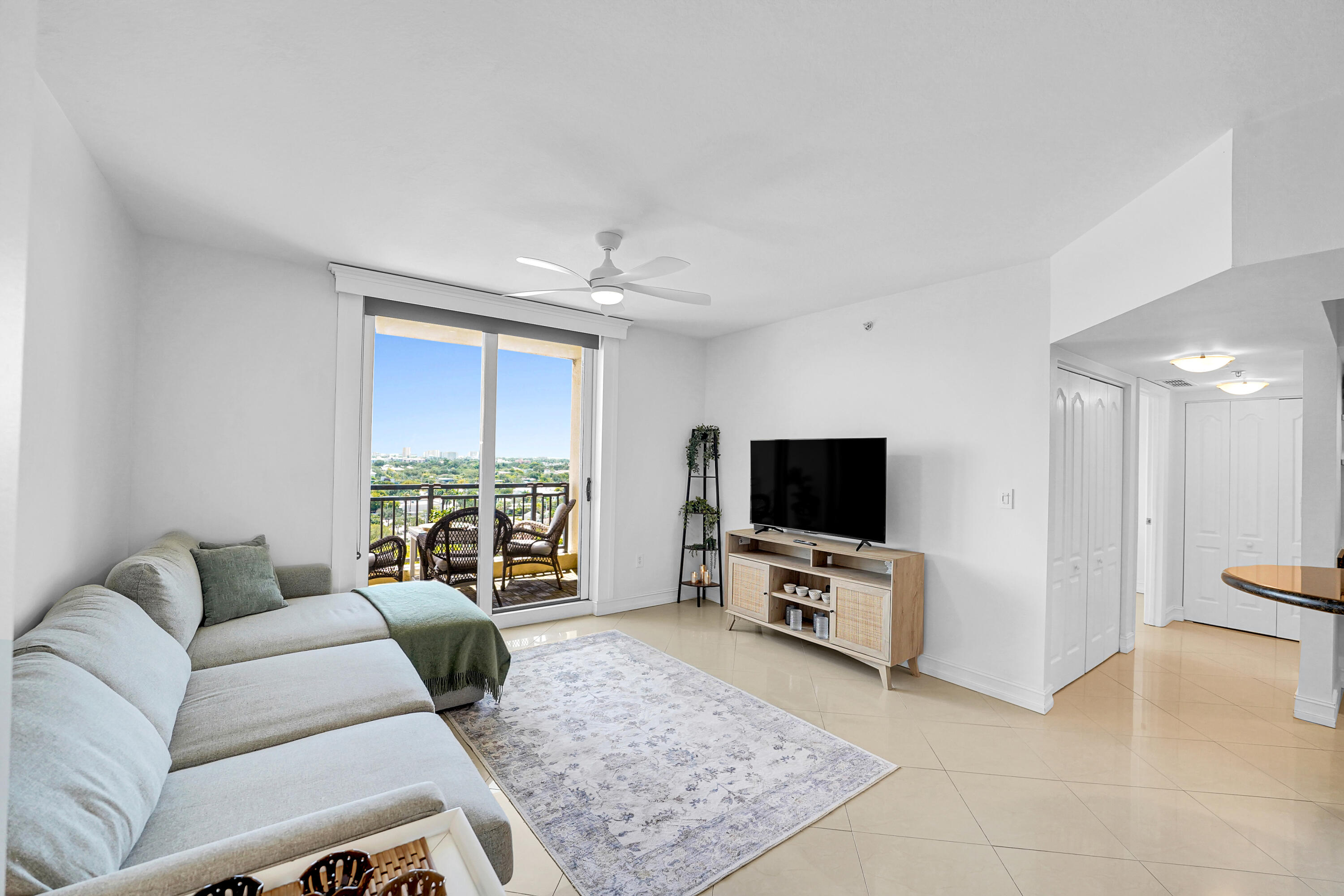 110 N Federal #1410, Fort Lauderdale FL 33301