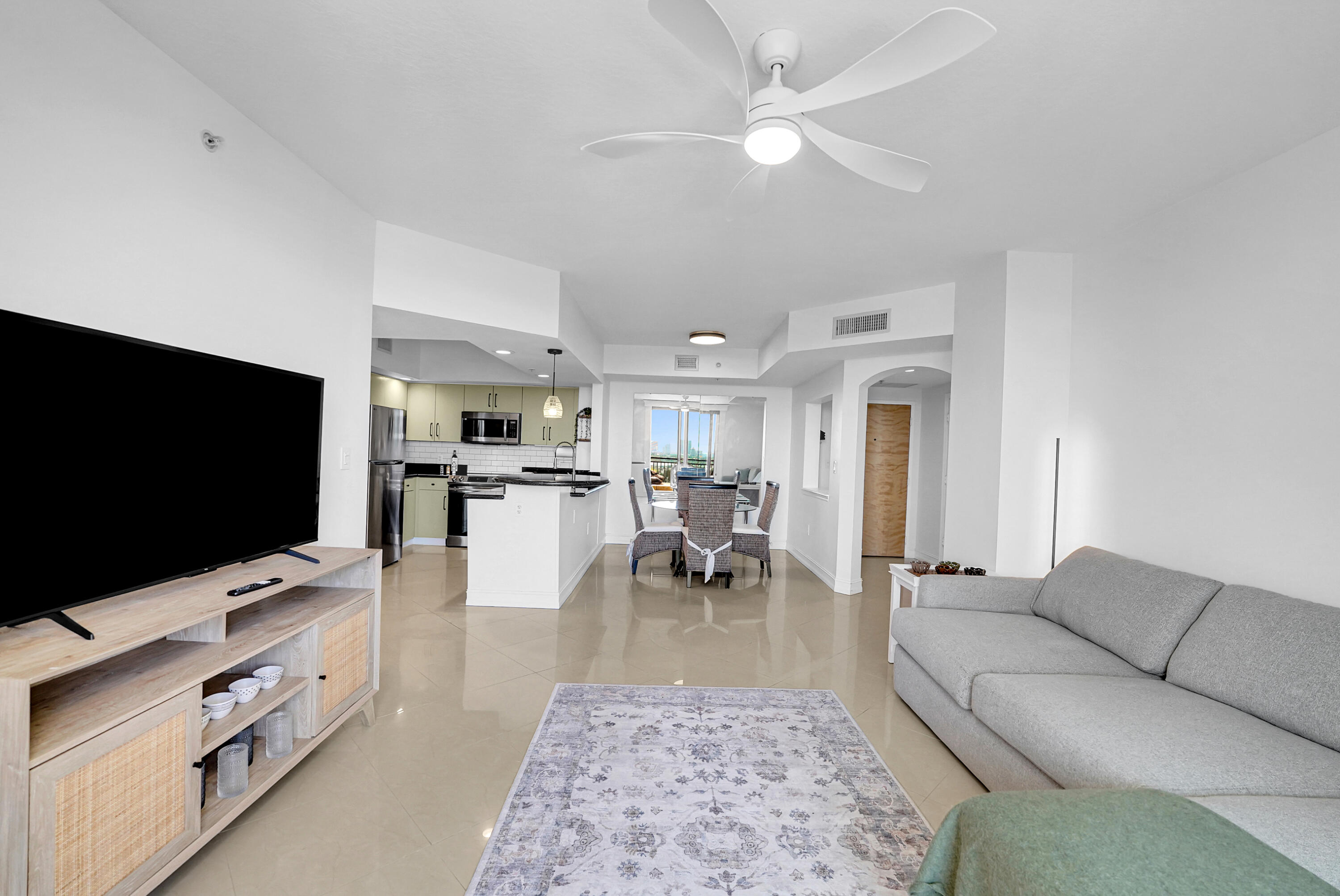 110 N Federal #1410, Fort Lauderdale FL 33301