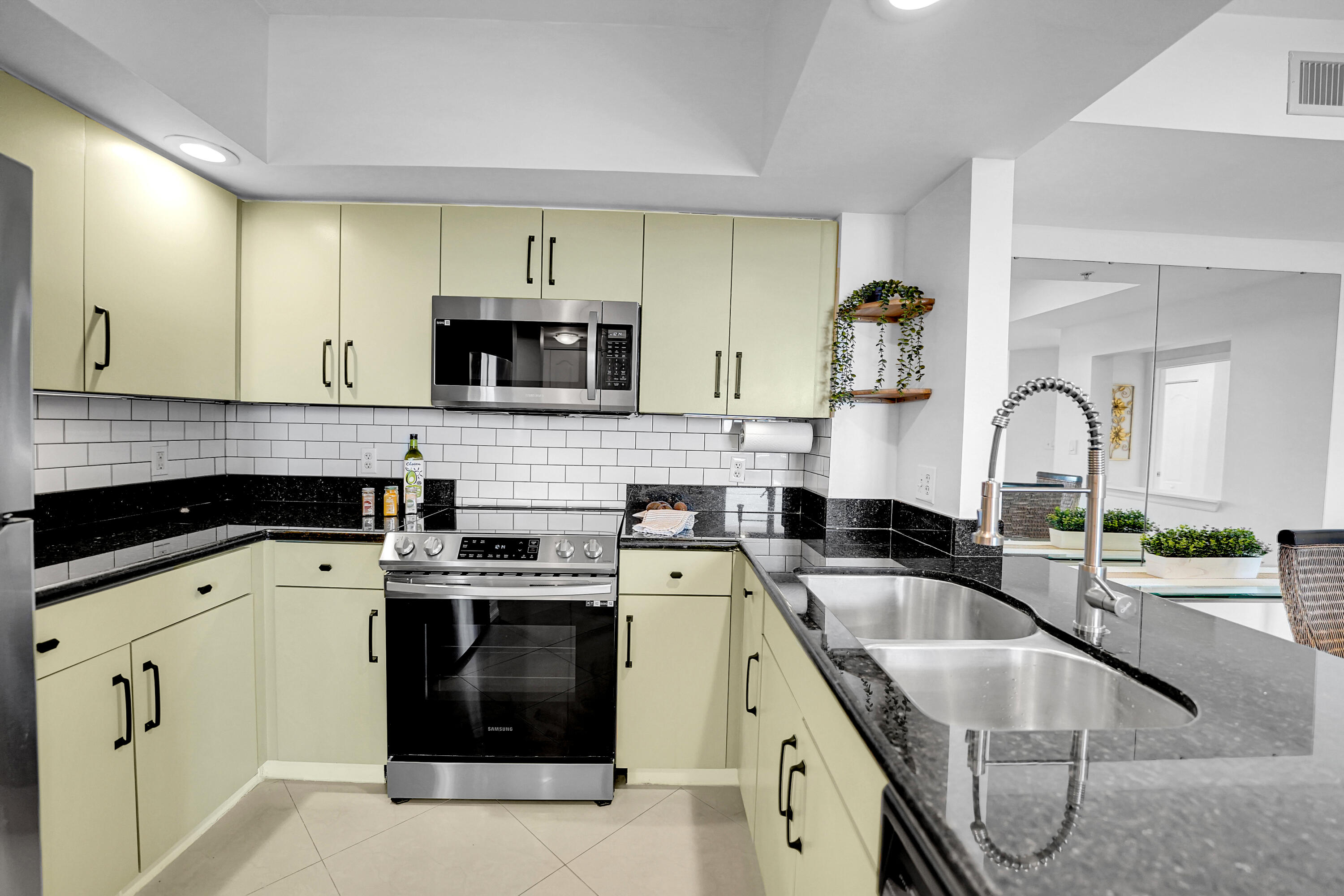 110 N Federal #1410, Fort Lauderdale FL 33301