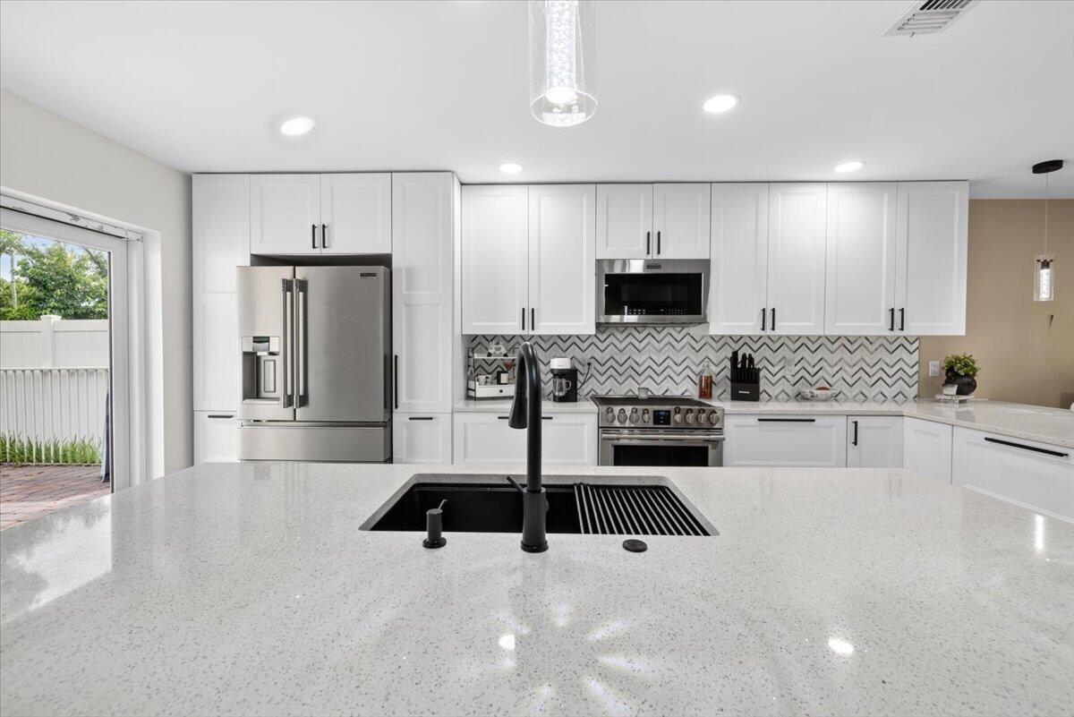 3367 COMMODORE, West Palm Beach FL 33411