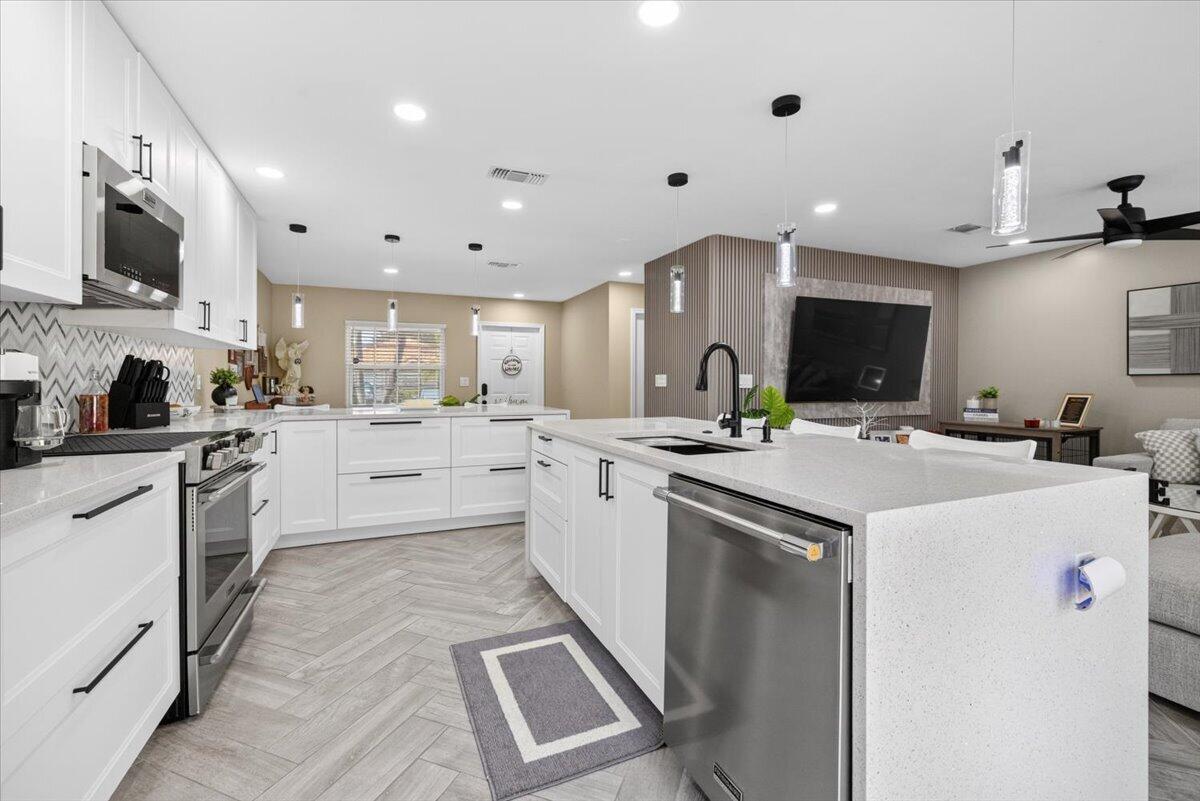 3367 COMMODORE, West Palm Beach FL 33411