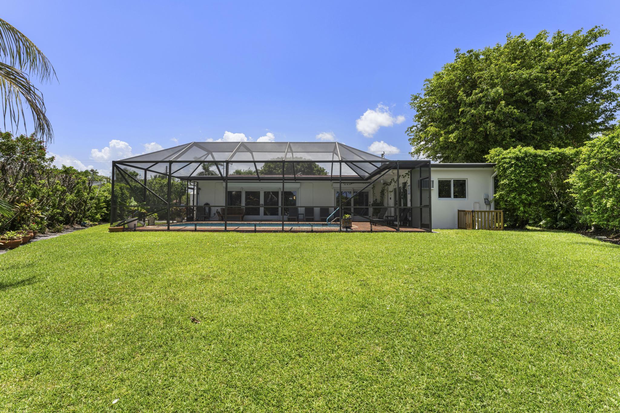 8416 Pine Tree, Lake Clarke Shores FL 33406