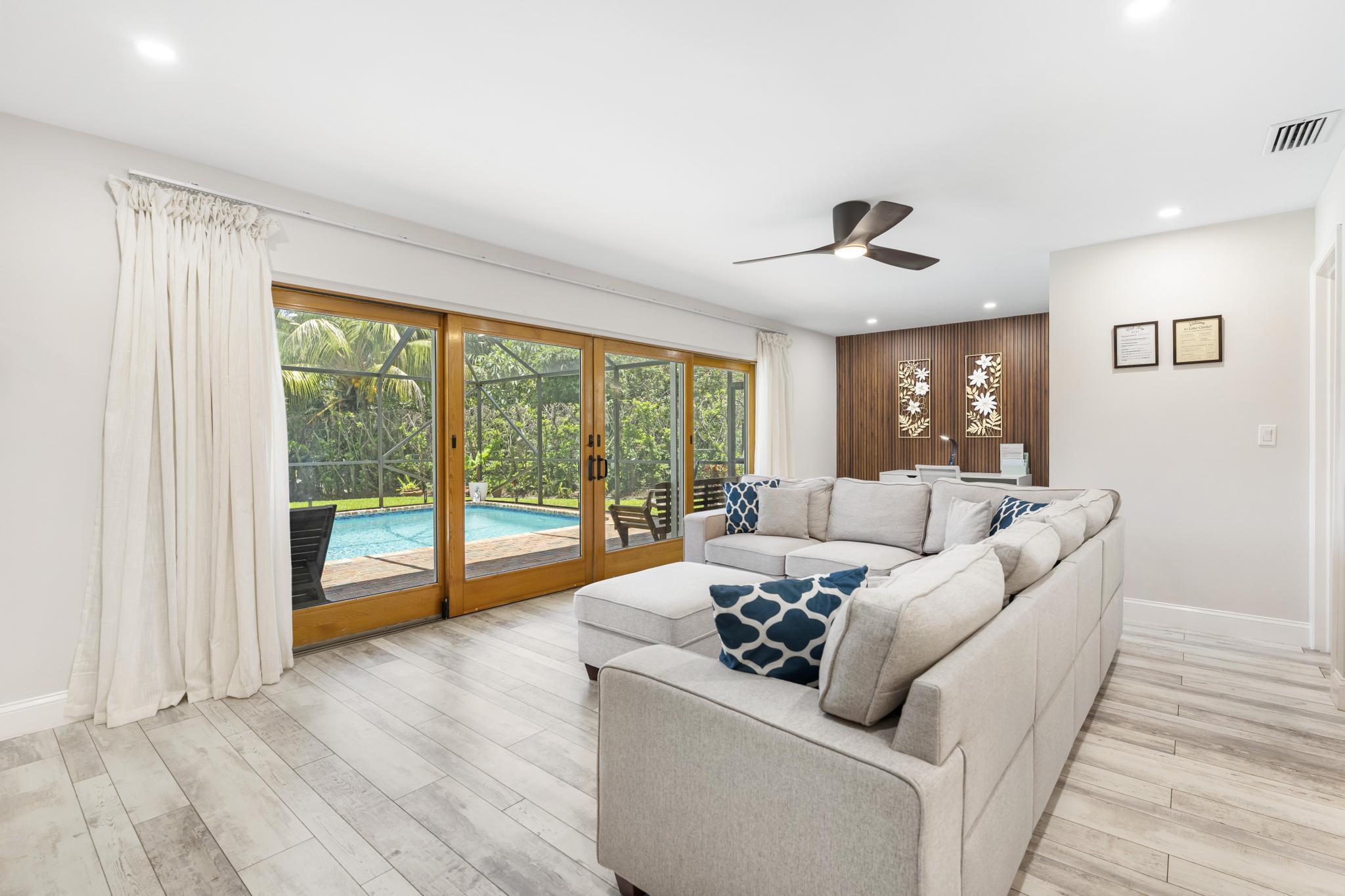 8416 Pine Tree, Lake Clarke Shores FL 33406