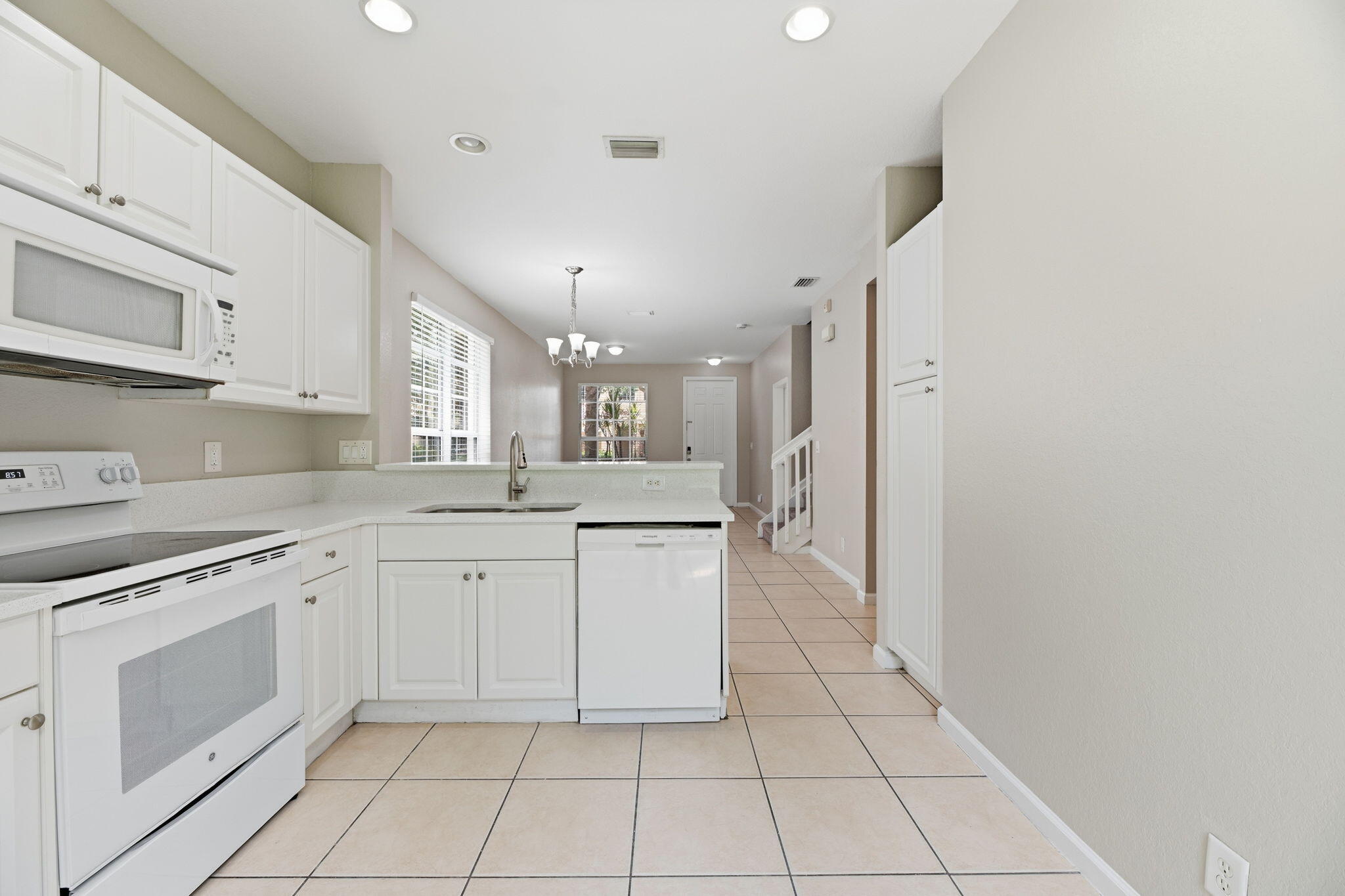 3209 NW 33rd, Oakland Park FL 33309