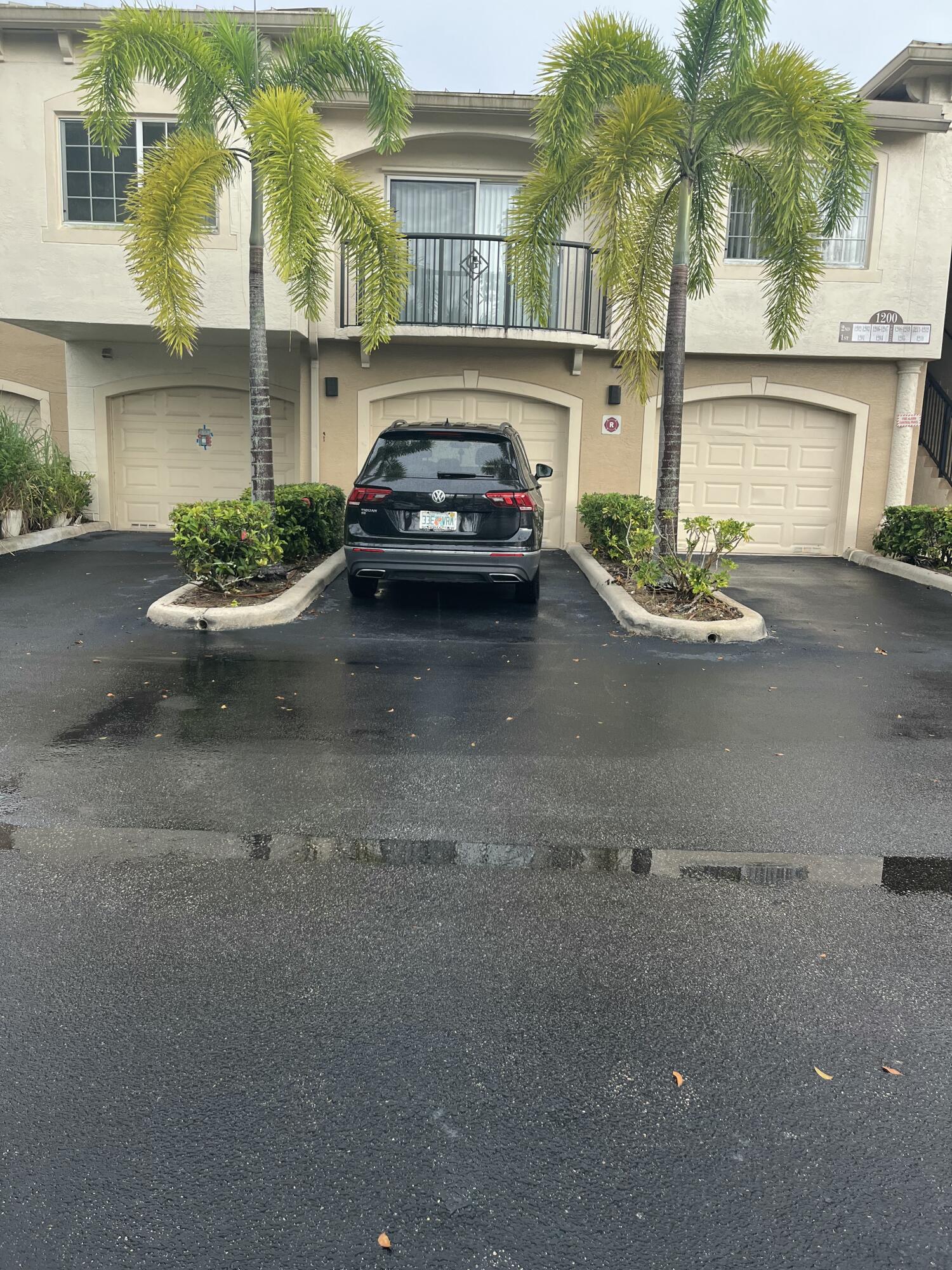 1200 Crestwood #1206, Royal Palm Beach FL 33411