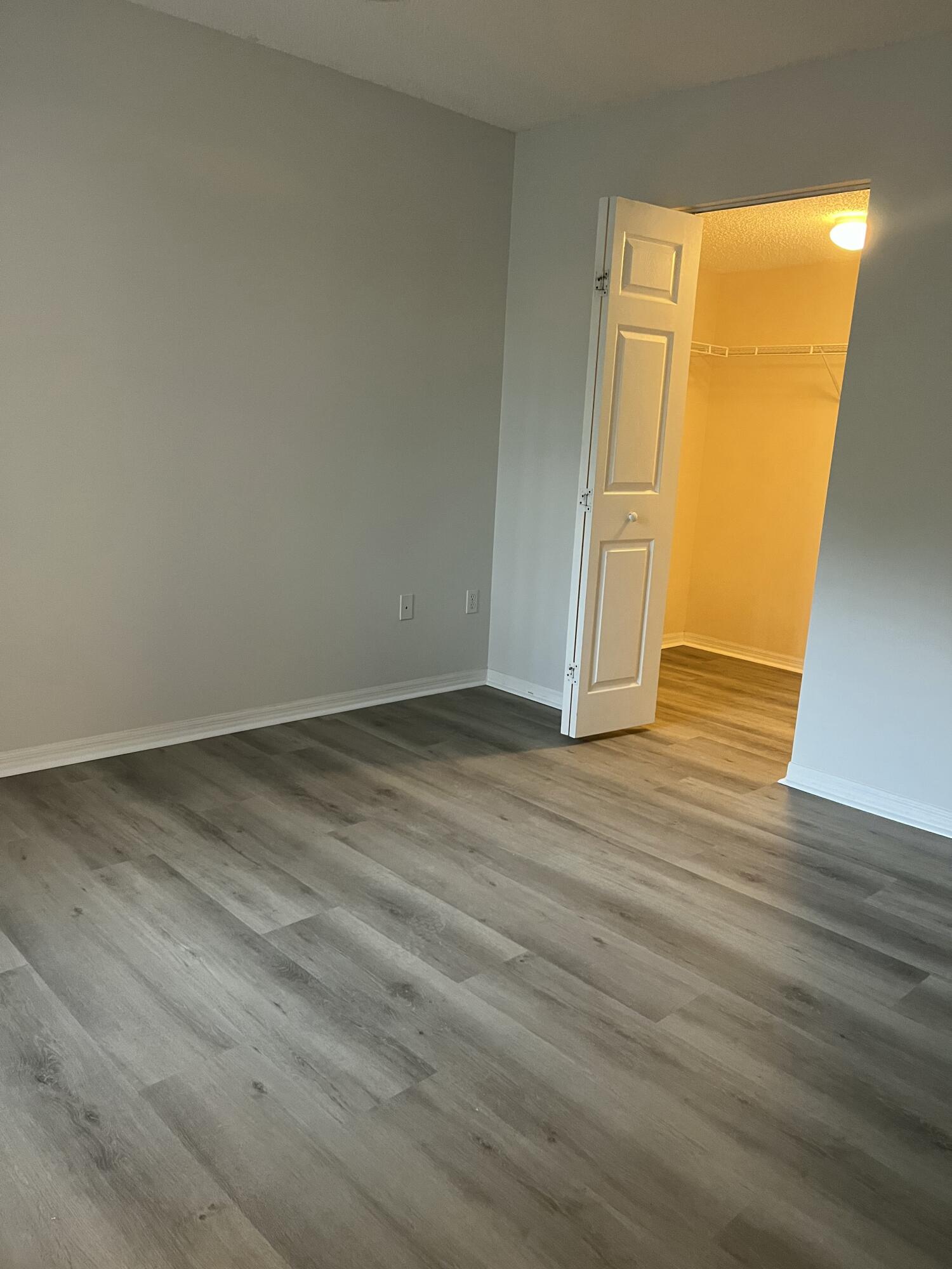 1200 Crestwood #1206, Royal Palm Beach FL 33411