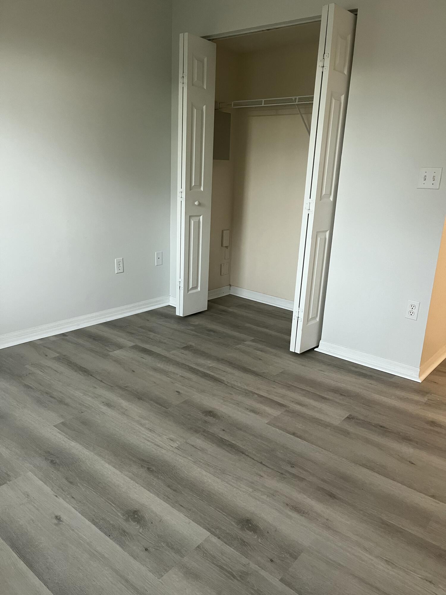 1200 Crestwood #1206, Royal Palm Beach FL 33411