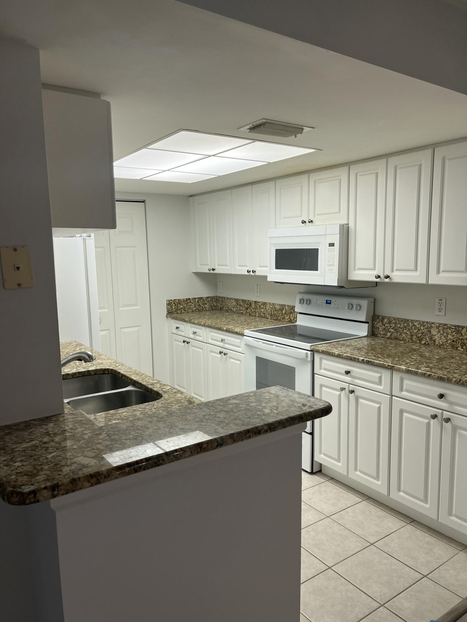 1200 Crestwood #1206, Royal Palm Beach FL 33411