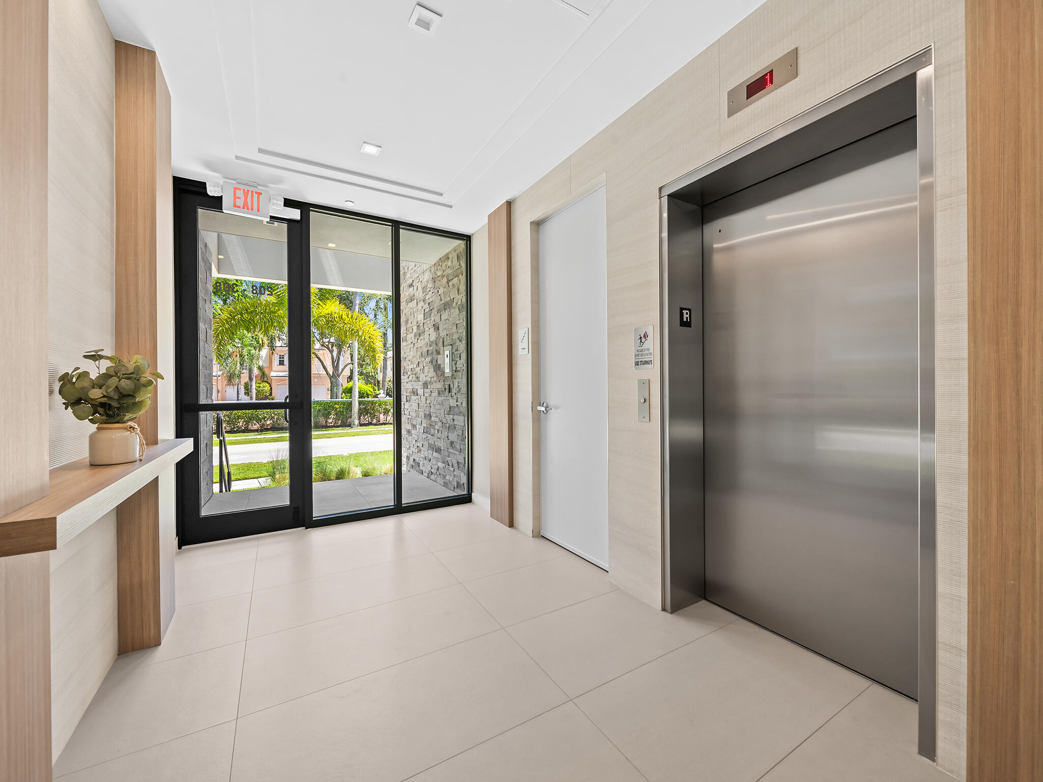 1177 George Bush #207, Delray Beach FL 33483