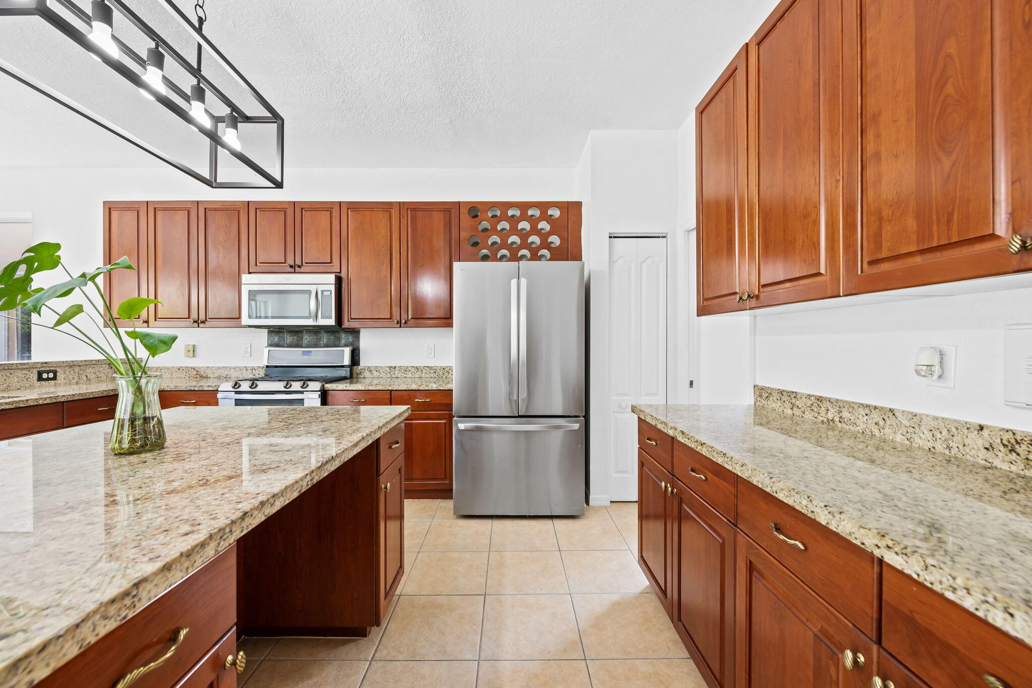 19389 SW 64th, Pembroke Pines FL 33332