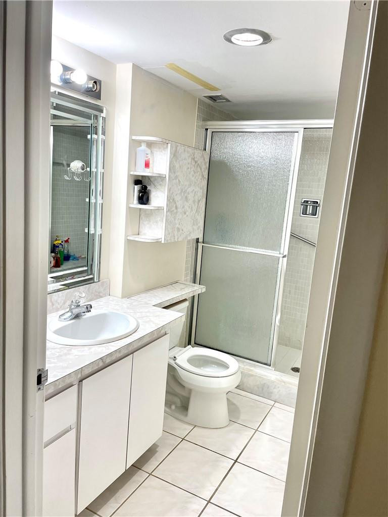 1149 HILLSBORO MILE #304, Hillsboro Beach FL 33062