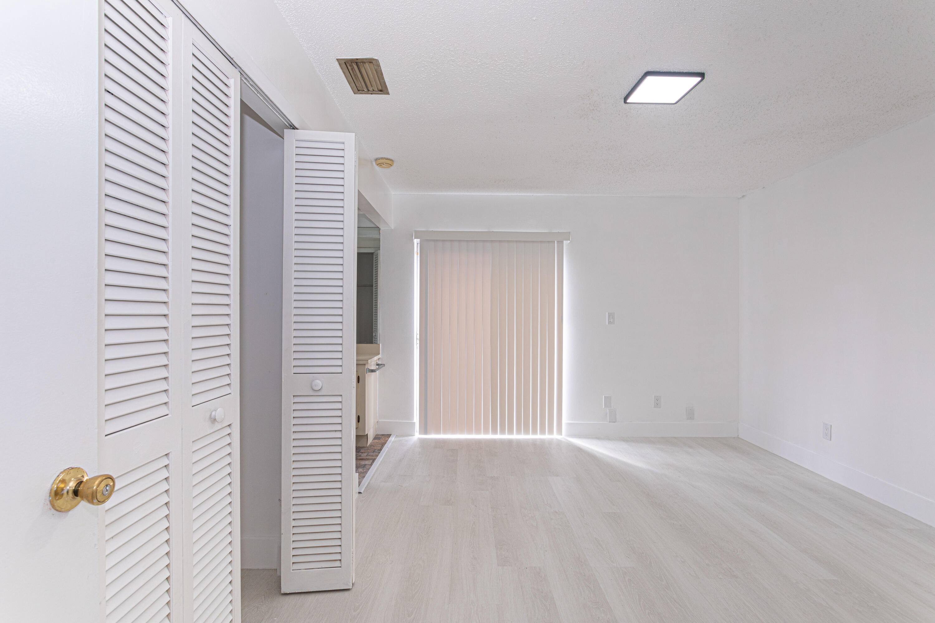 202 Sparrow #1, Royal Palm Beach FL 33411