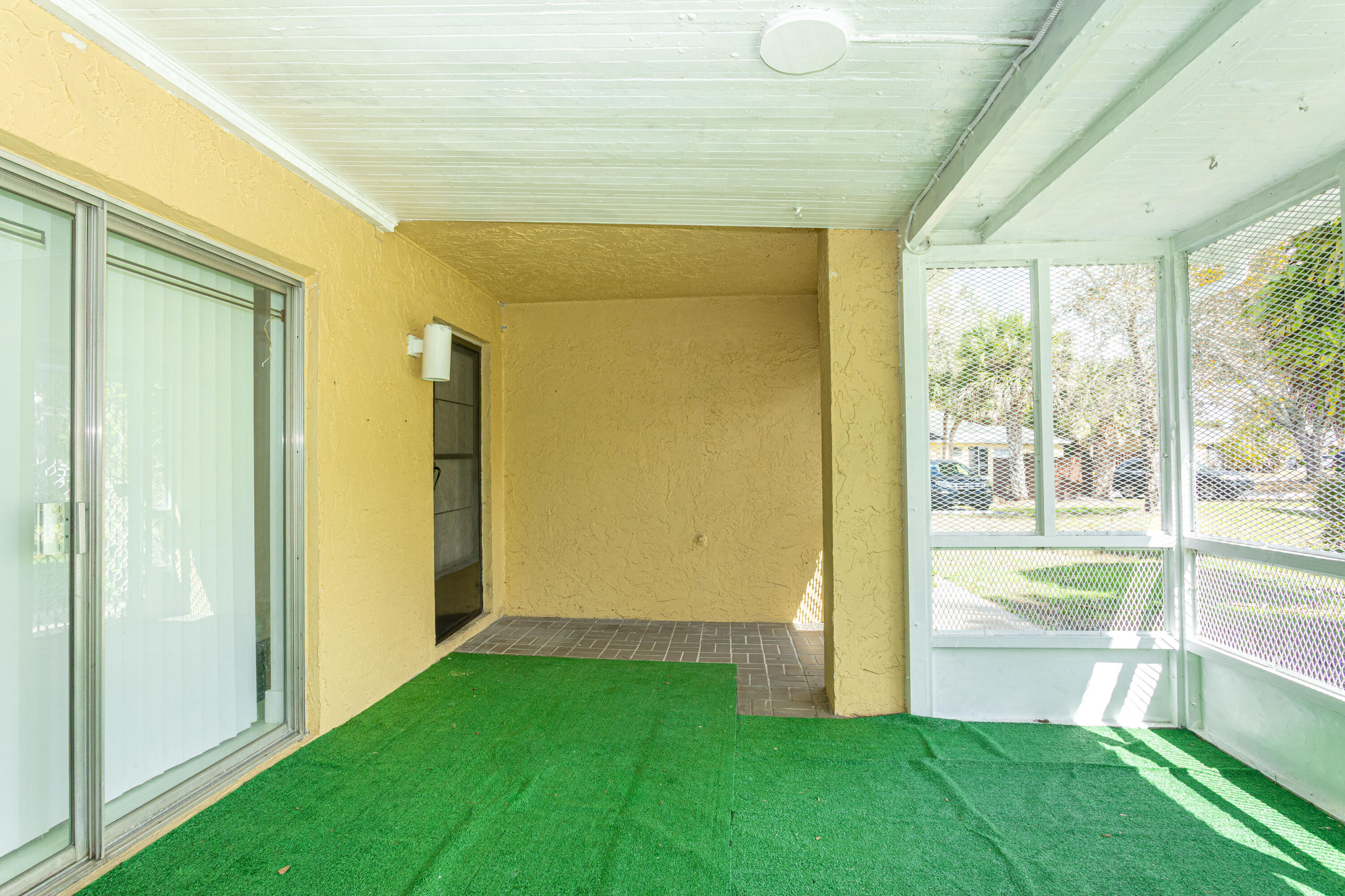 202 Sparrow #1, Royal Palm Beach FL 33411
