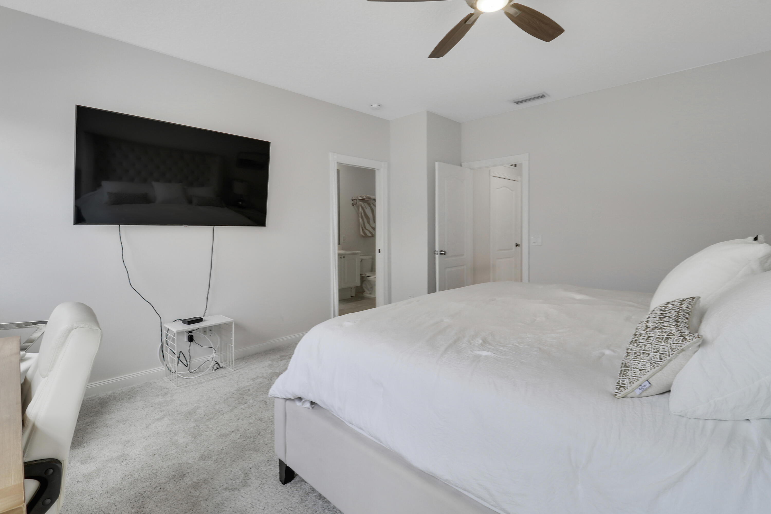 73 Laurel Oaks, Jupiter FL 33469